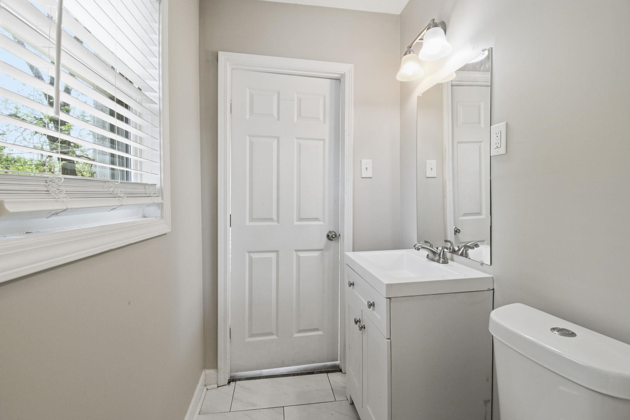 1036 N Idlewild St Property Photo 27