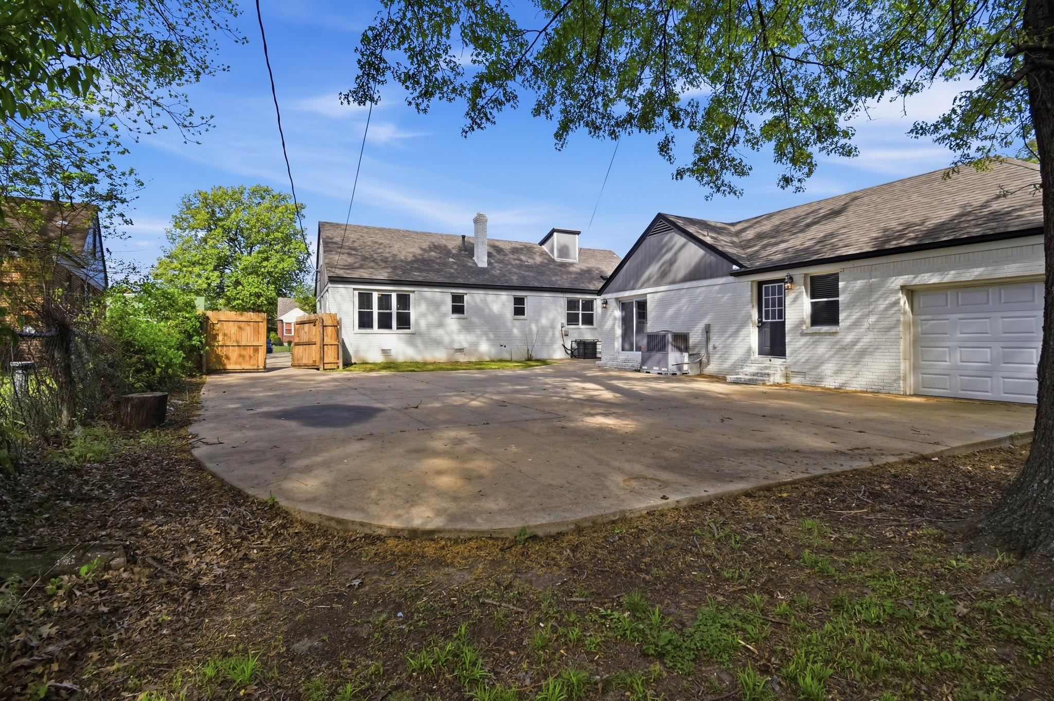 1036 N Idlewild St Property Photo 30