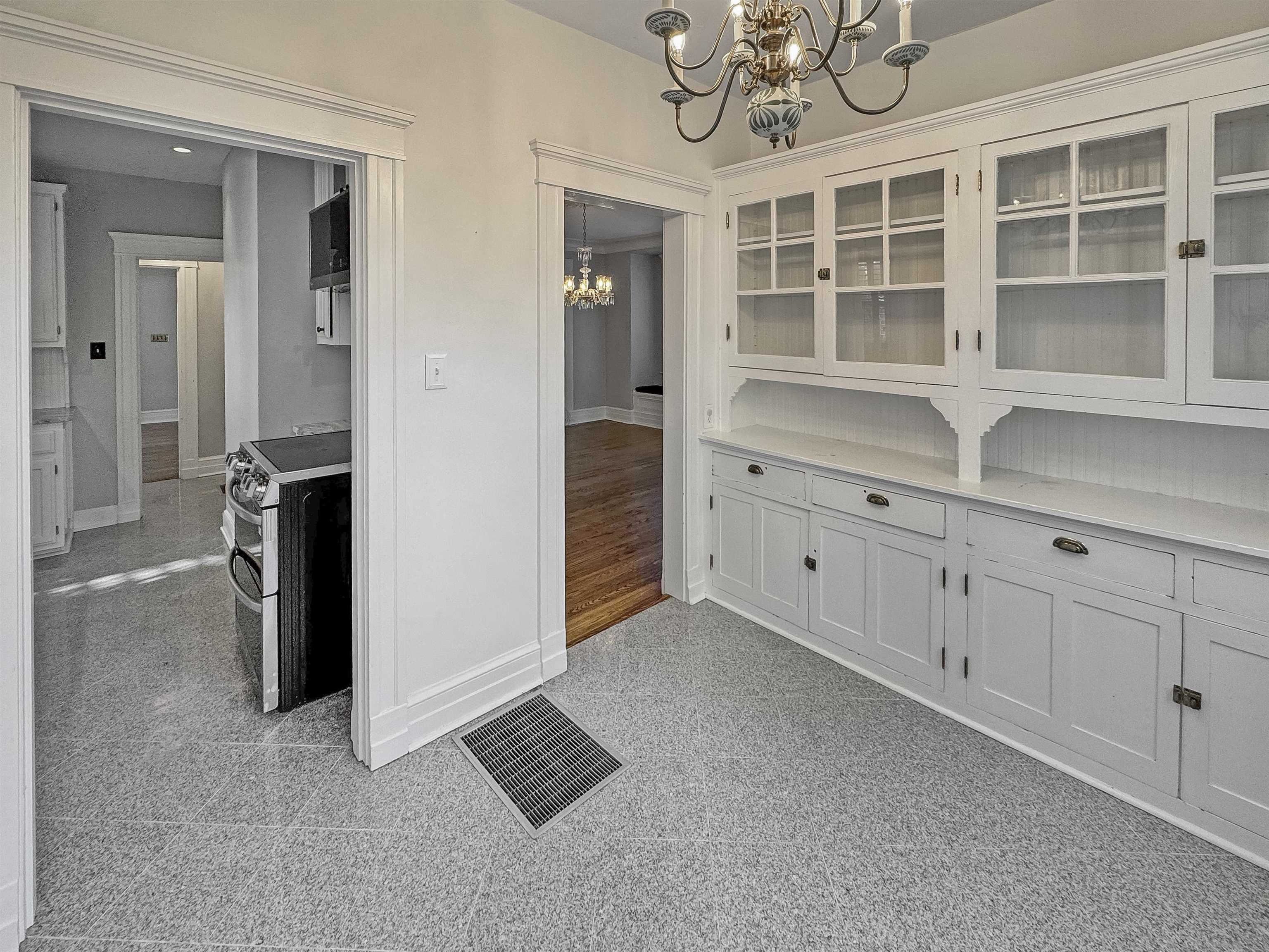 1867 Cowden Ave Property Photo 13