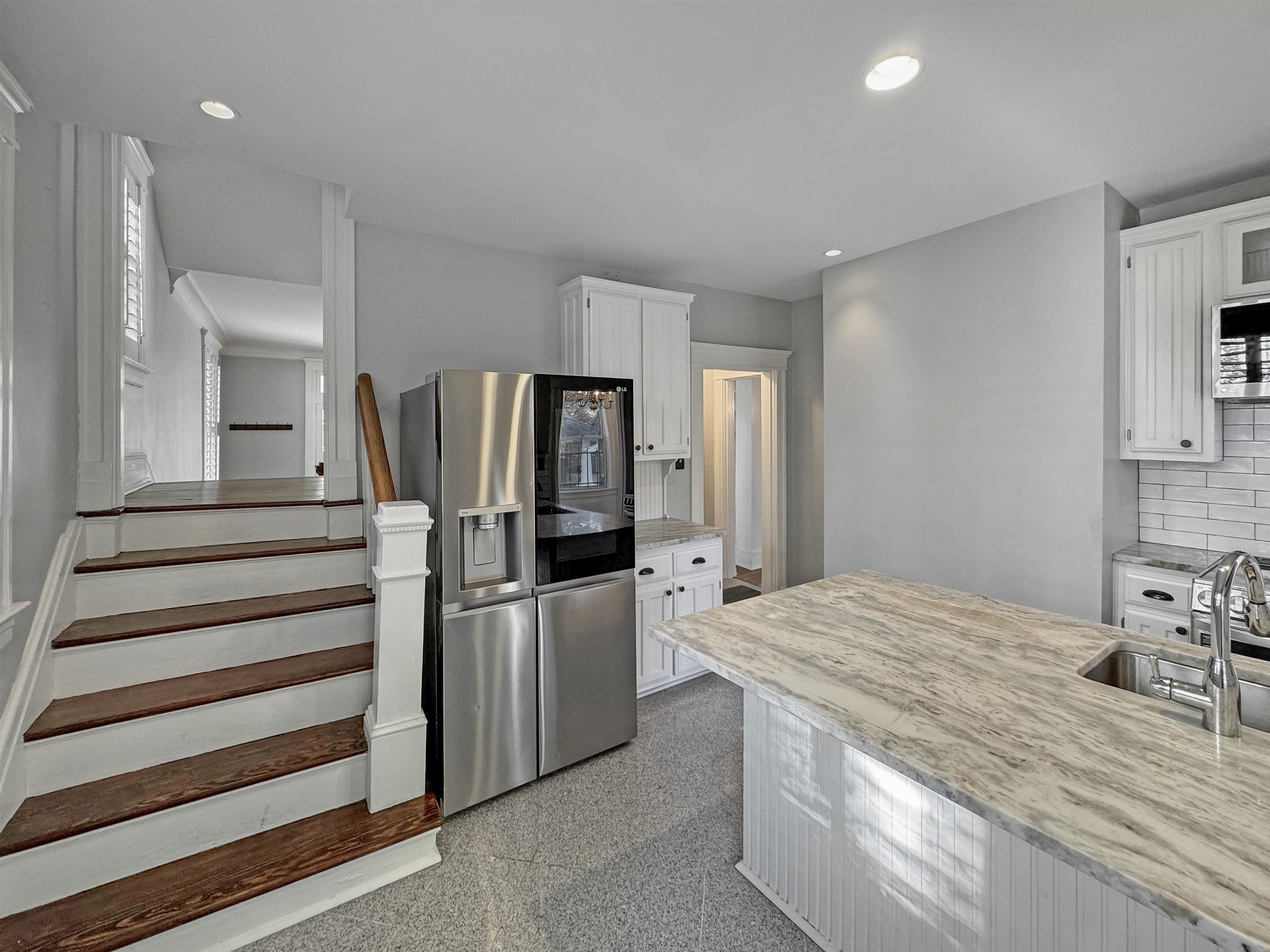 1867 Cowden Ave Property Photo 17