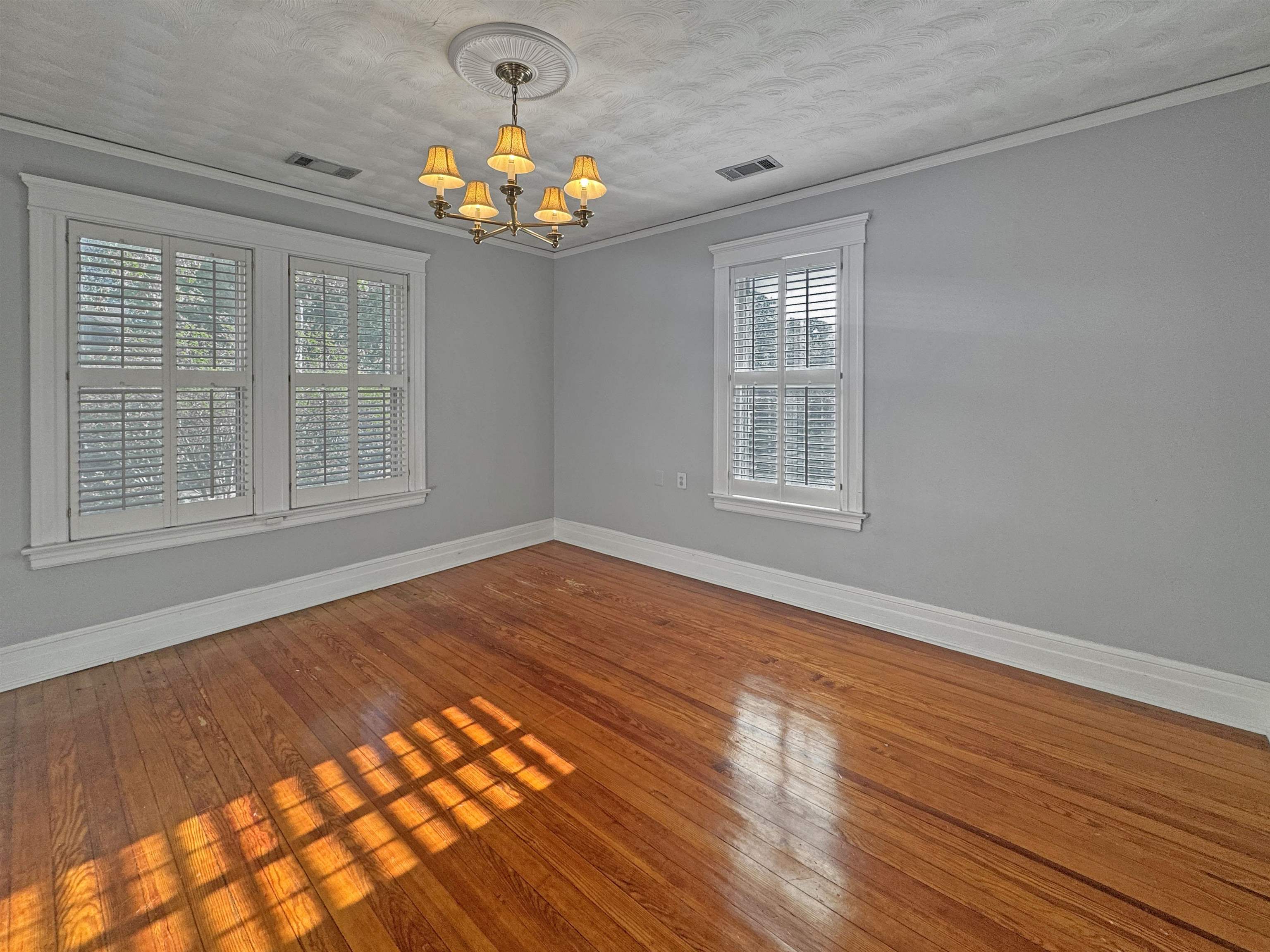 1867 Cowden Ave Property Photo 24