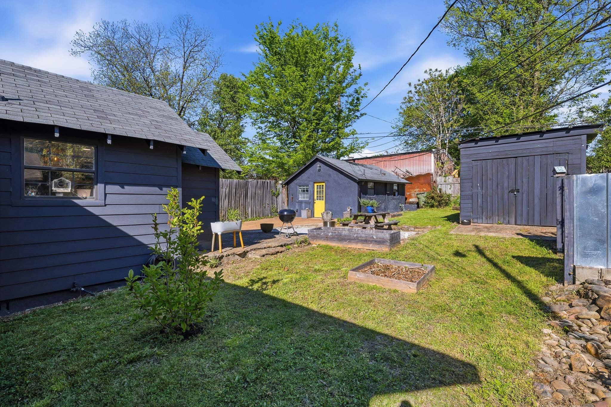 1044 Bruce St Property Photo 29