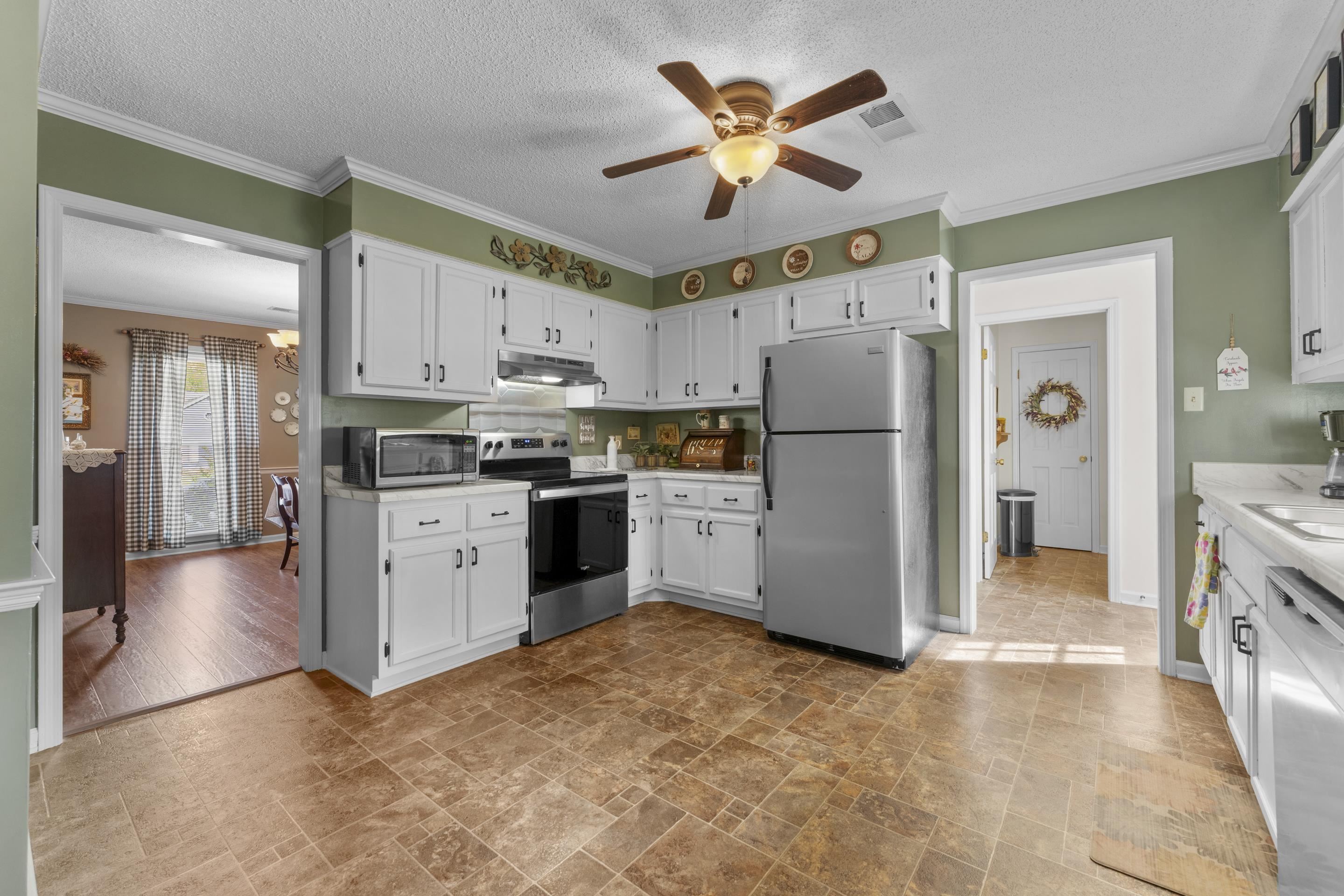 700 Lancelot Ln Property Photo 14