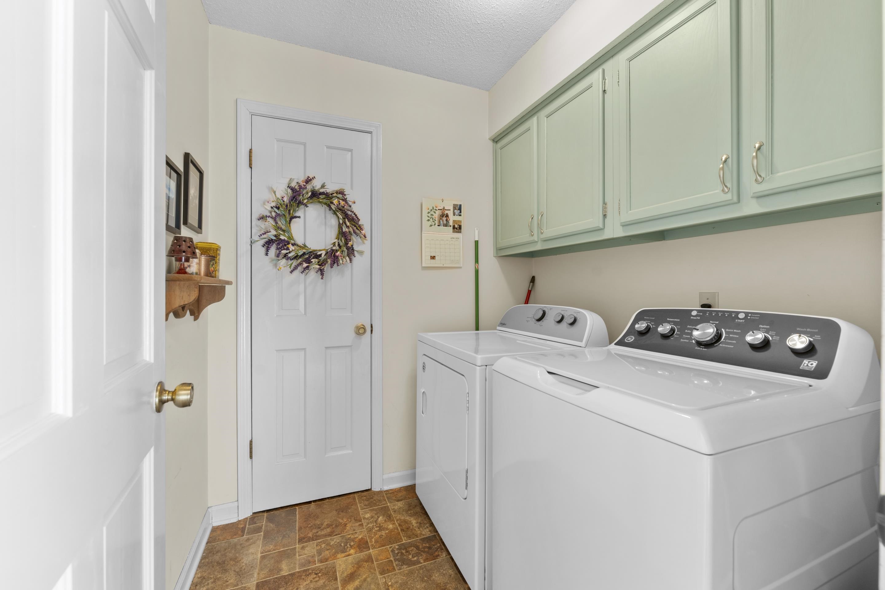 700 Lancelot Ln Property Photo 26