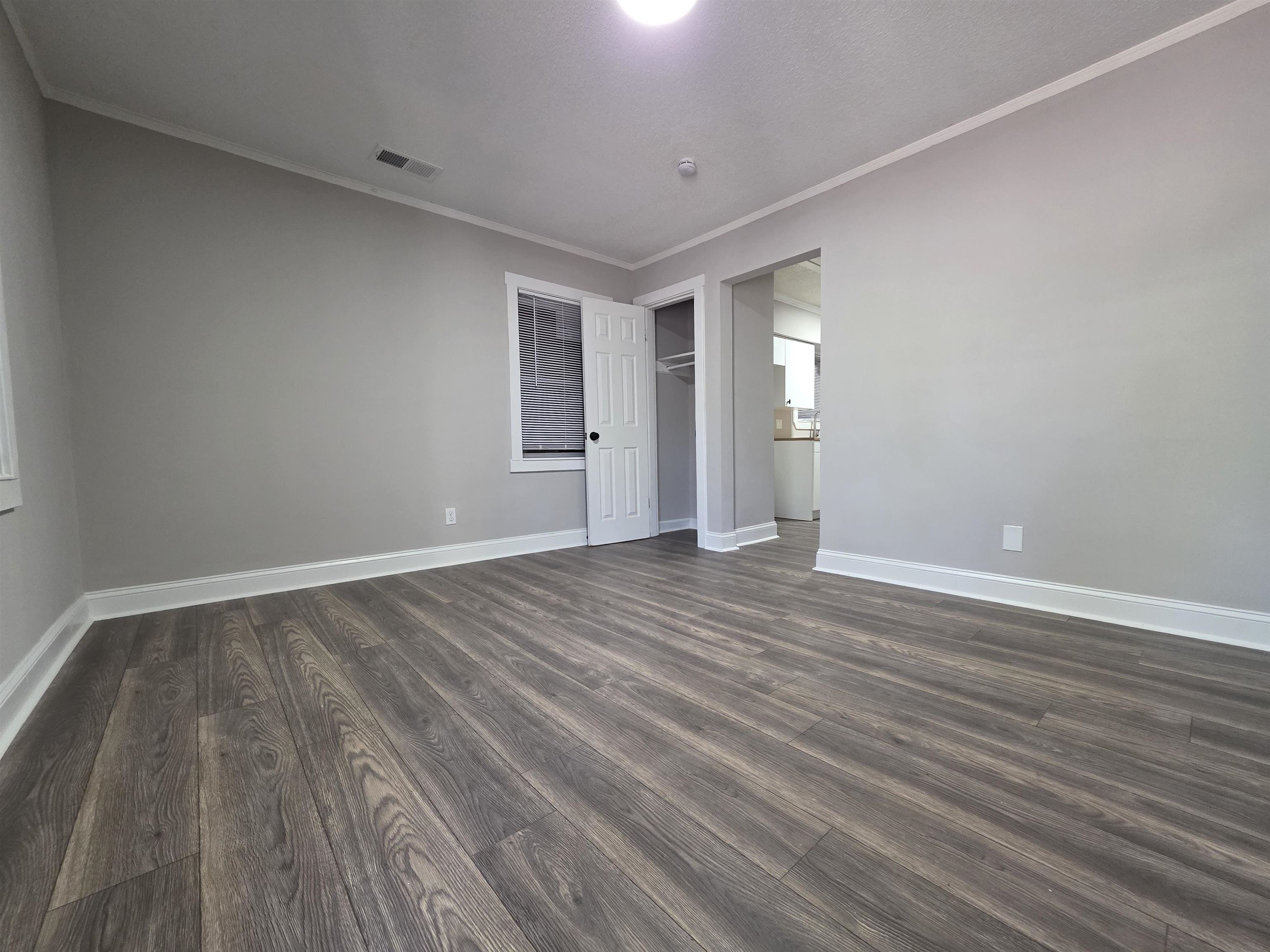 1657 Southern Ave Property Photo 5