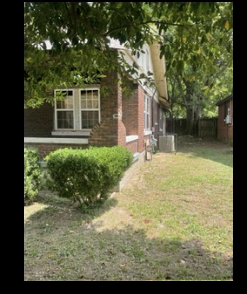 776 Newell St Property Photo 2