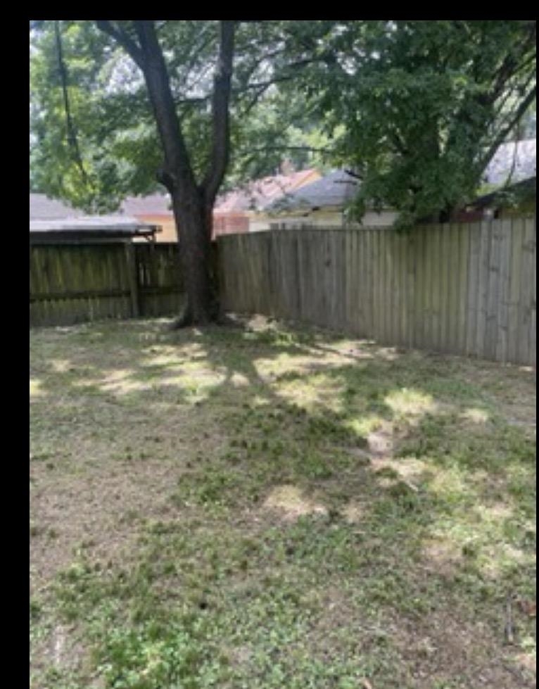 776 Newell St Property Photo 5