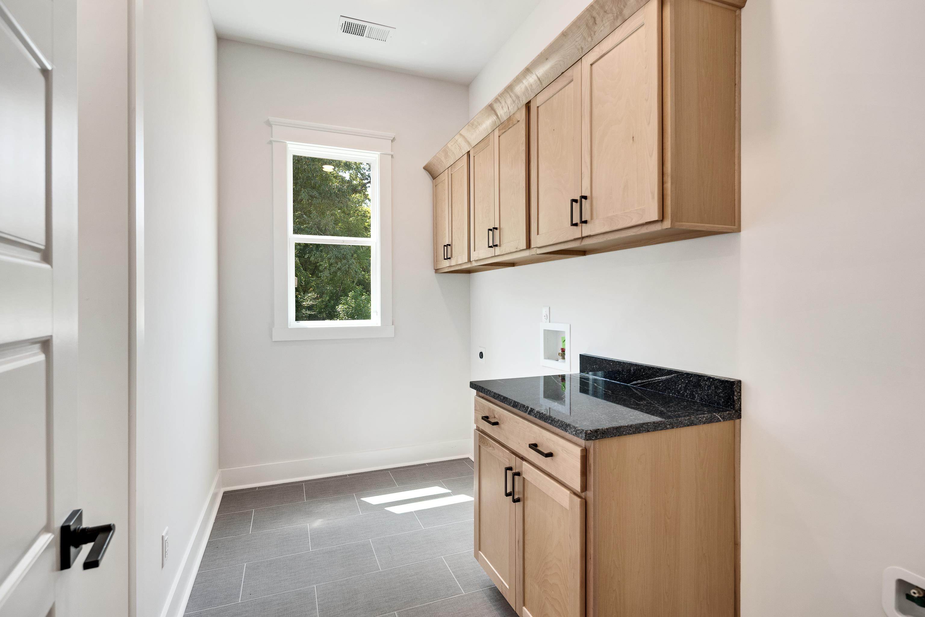 5030 Jon Oak Cv Property Photo 17