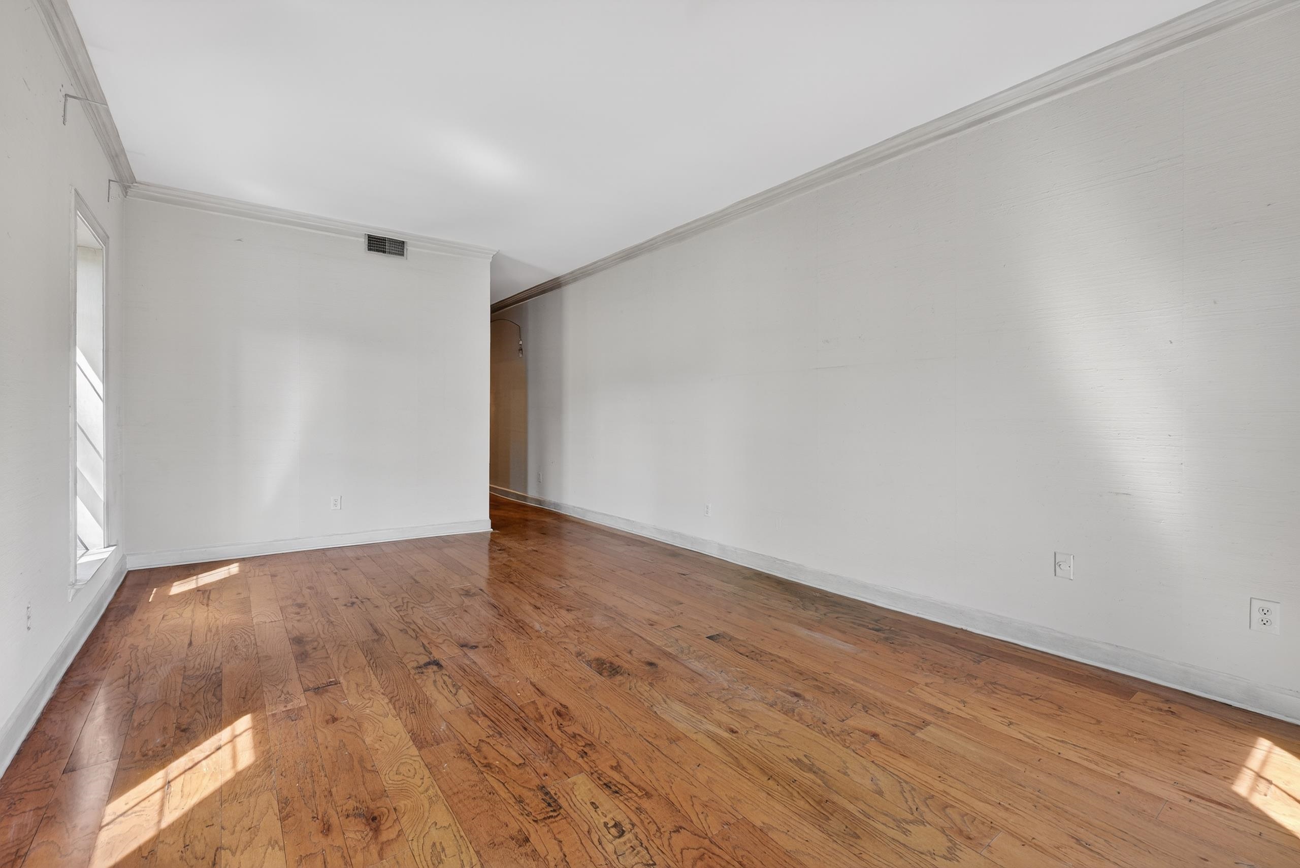 585 S Greer St 400 Property Photo 31