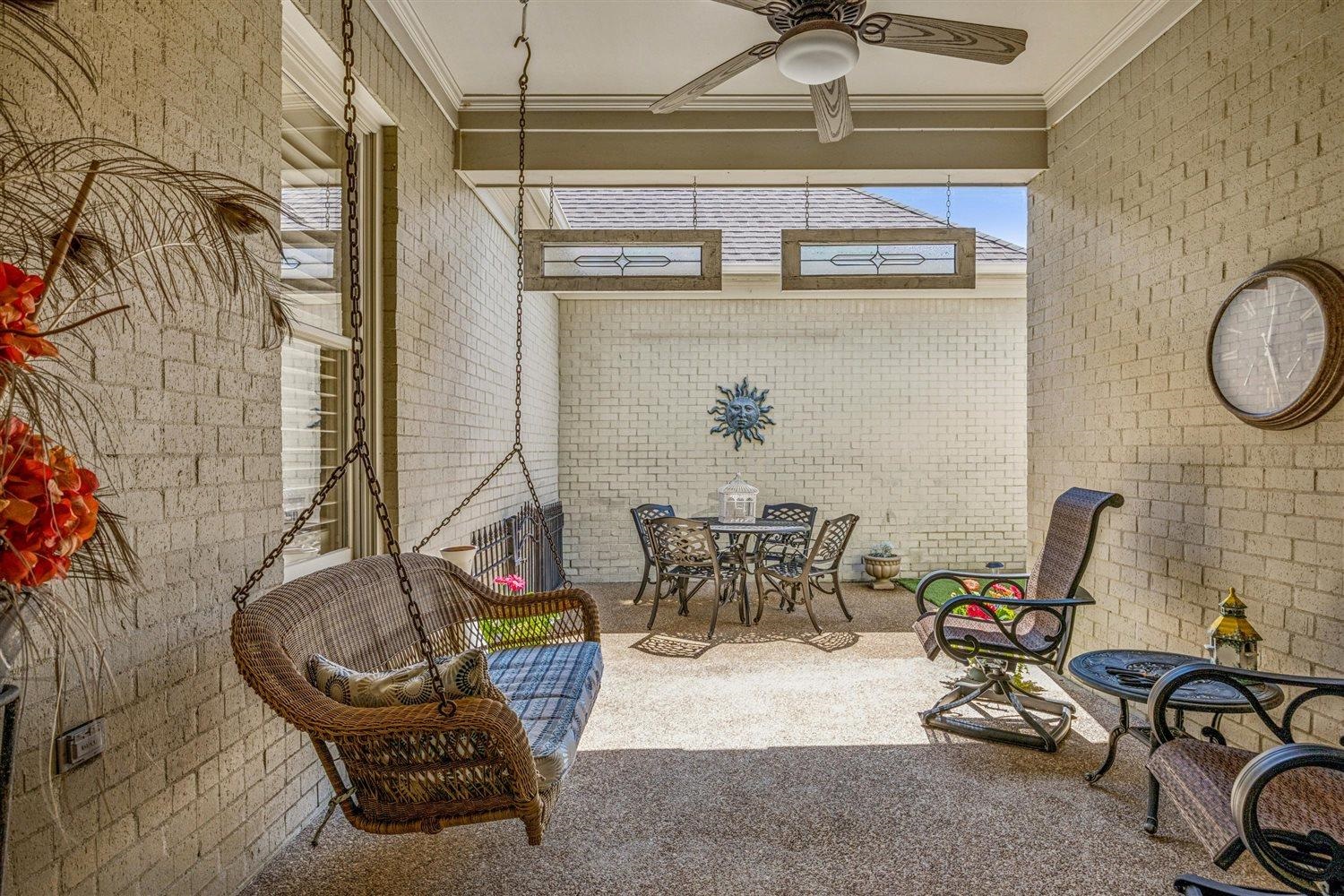 1897 Penshurst Dr Property Photo 33