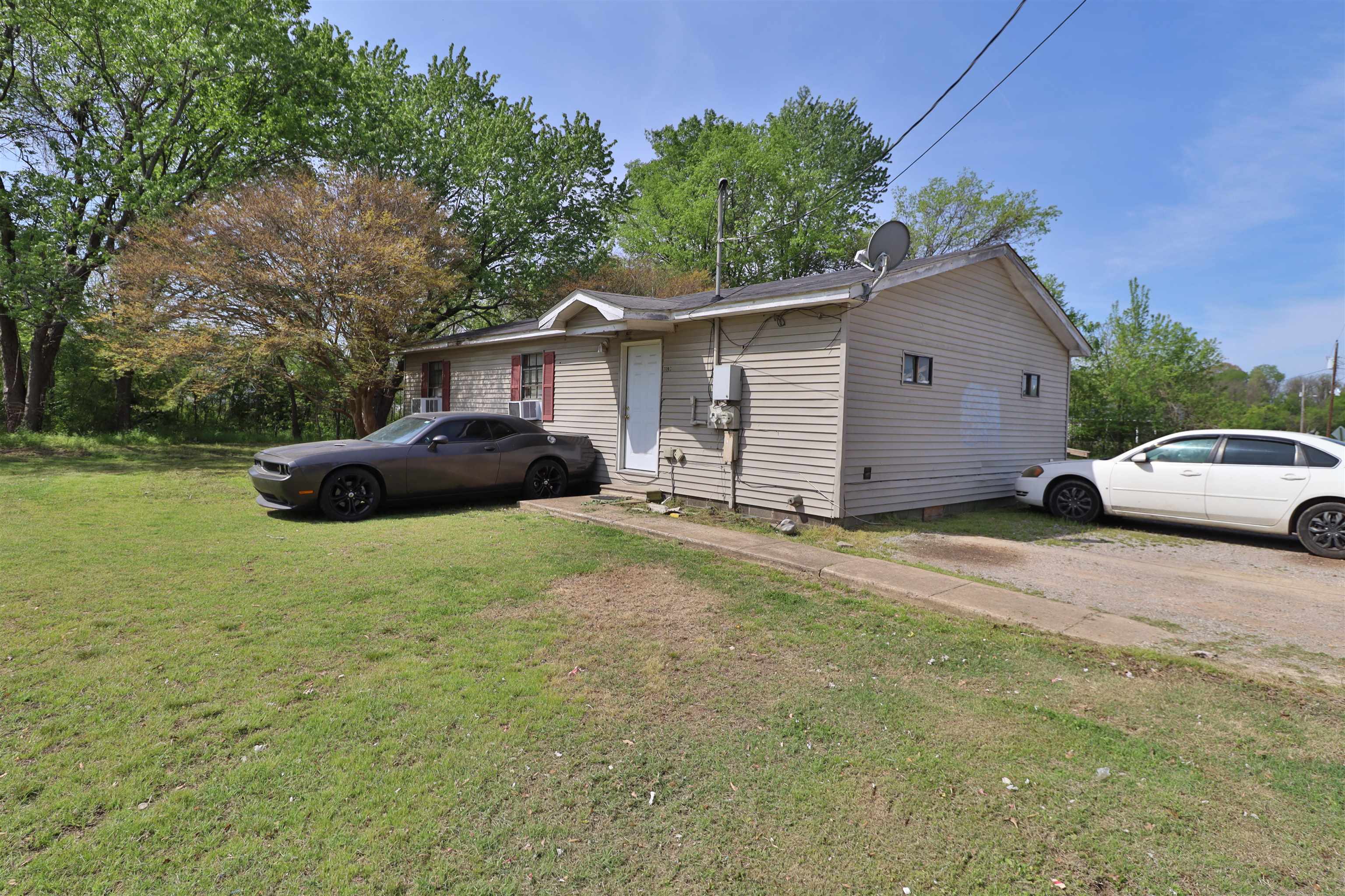 319 Wayne Ave Property Photo 4