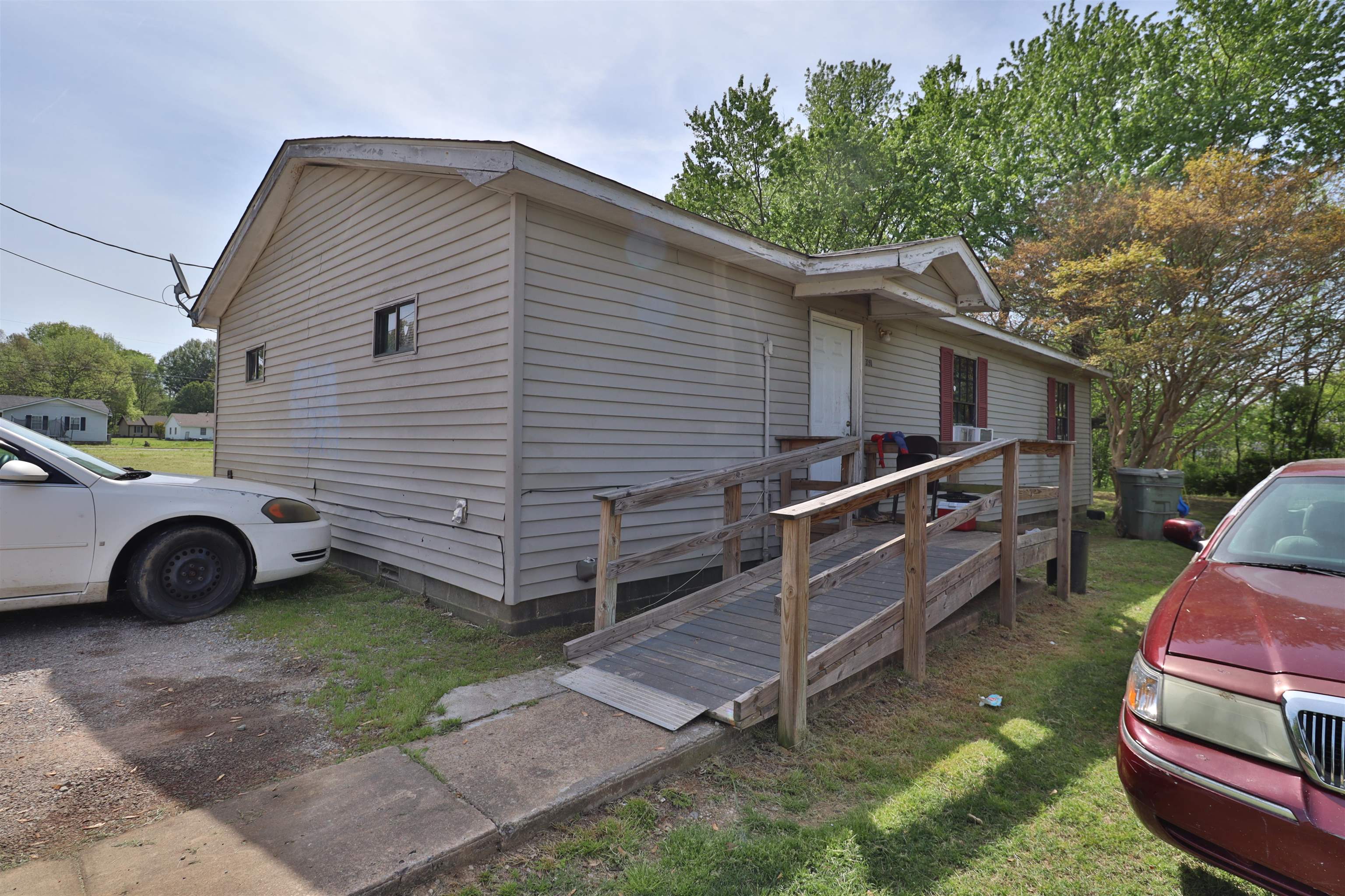 319 Wayne Ave Property Photo 5
