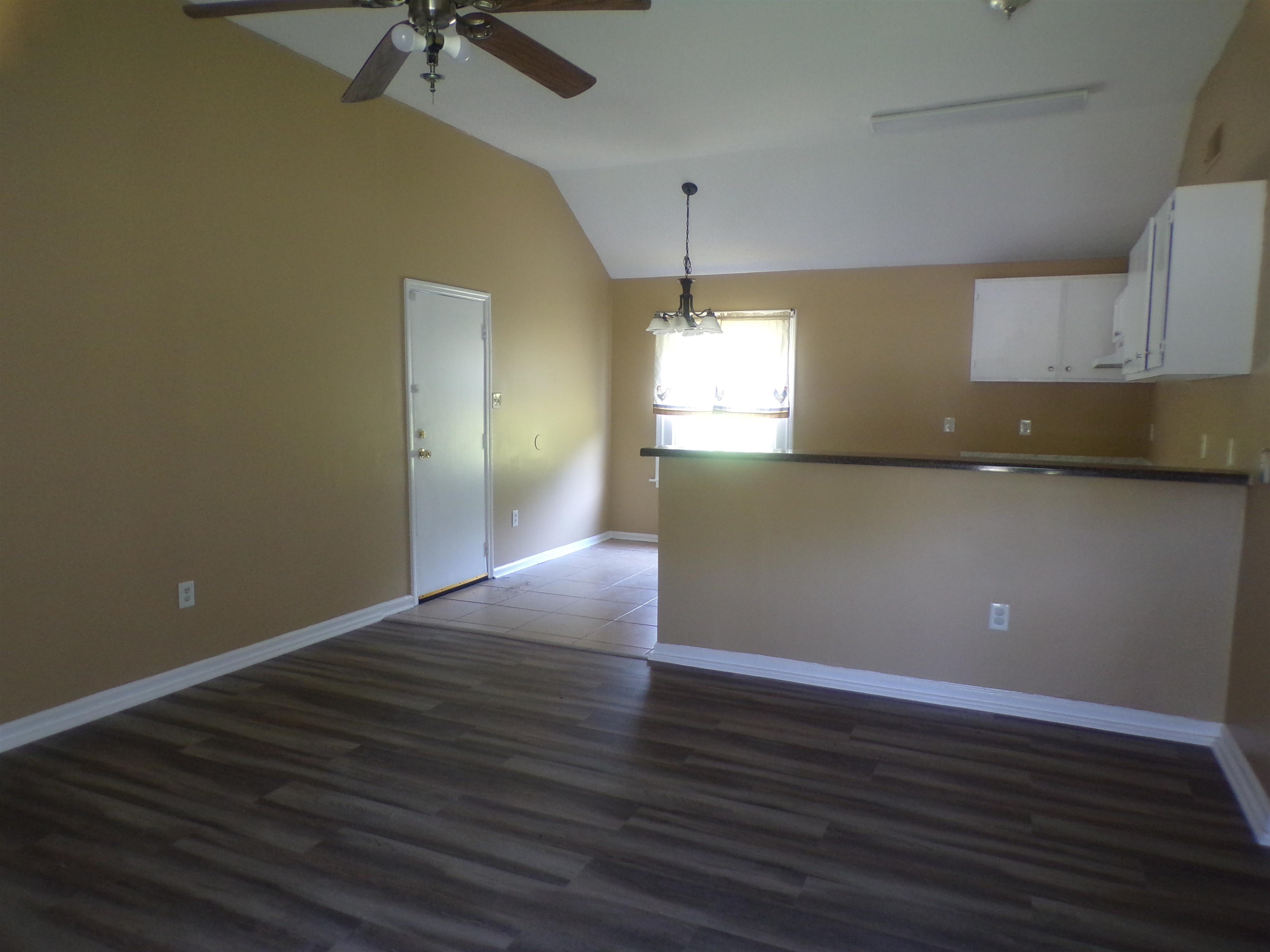 3583 Russelwood Dr Property Photo 4