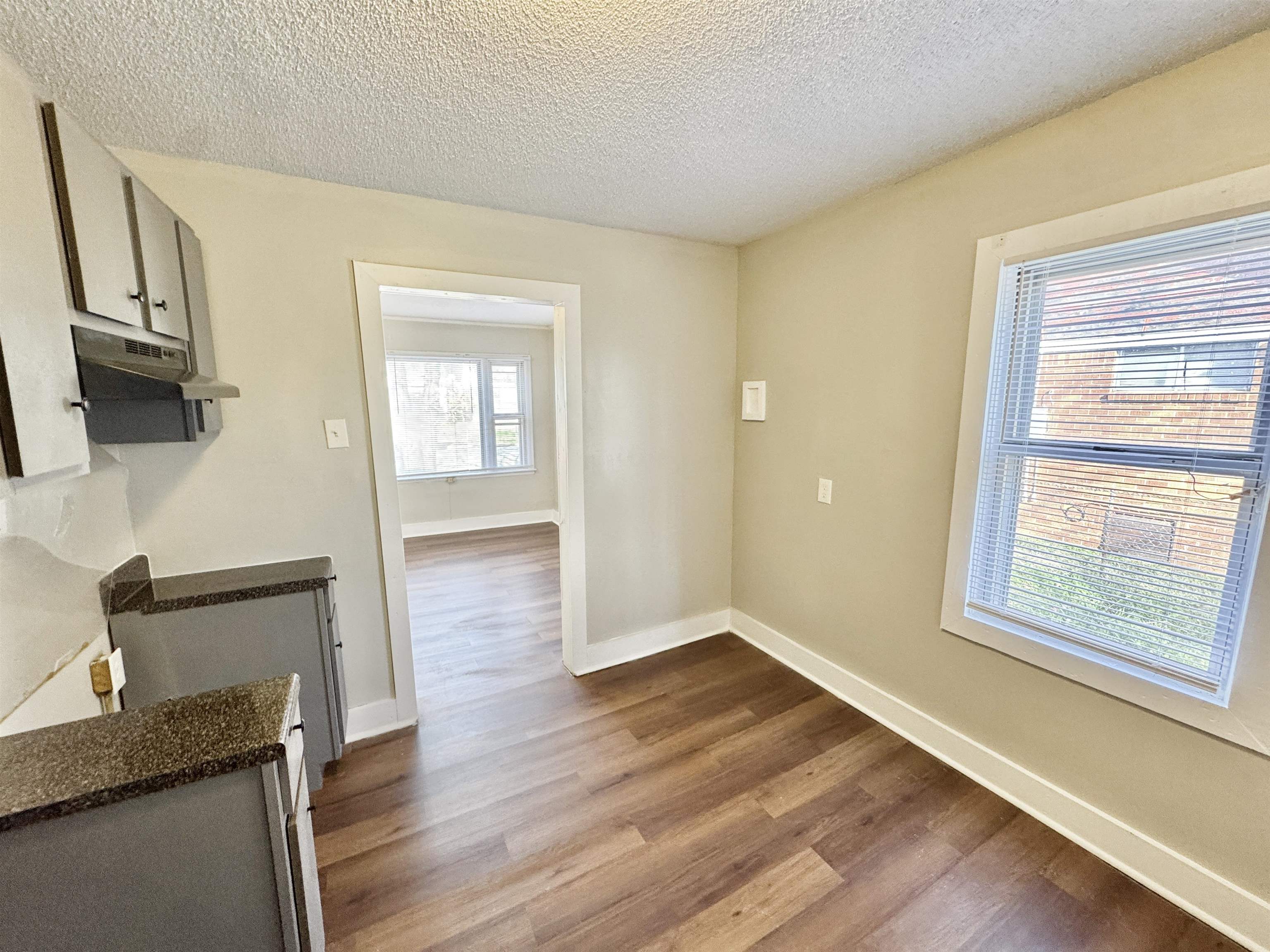 2071 Hubert Ave Property Photo 5