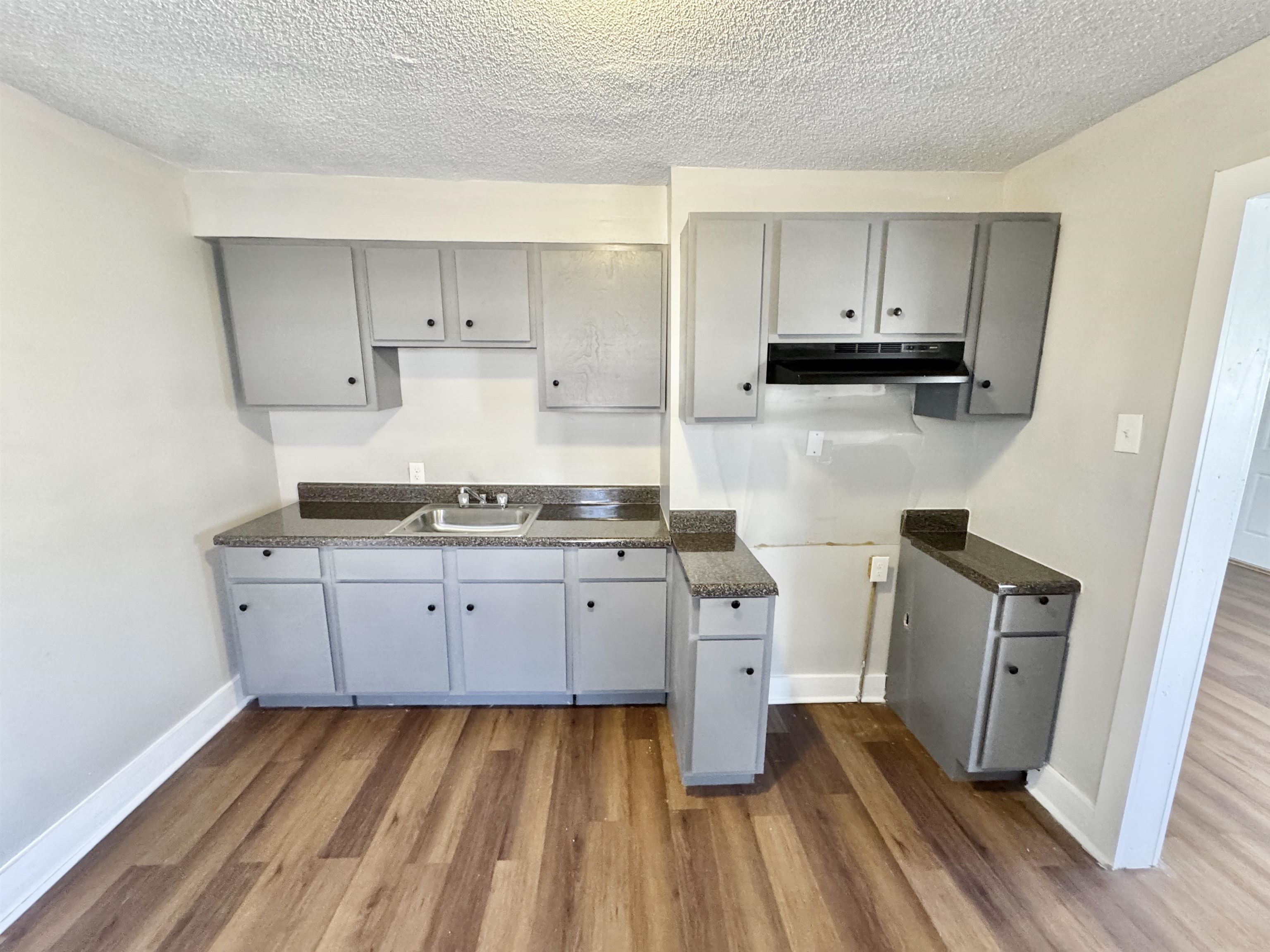 2071 Hubert Ave Property Photo 6
