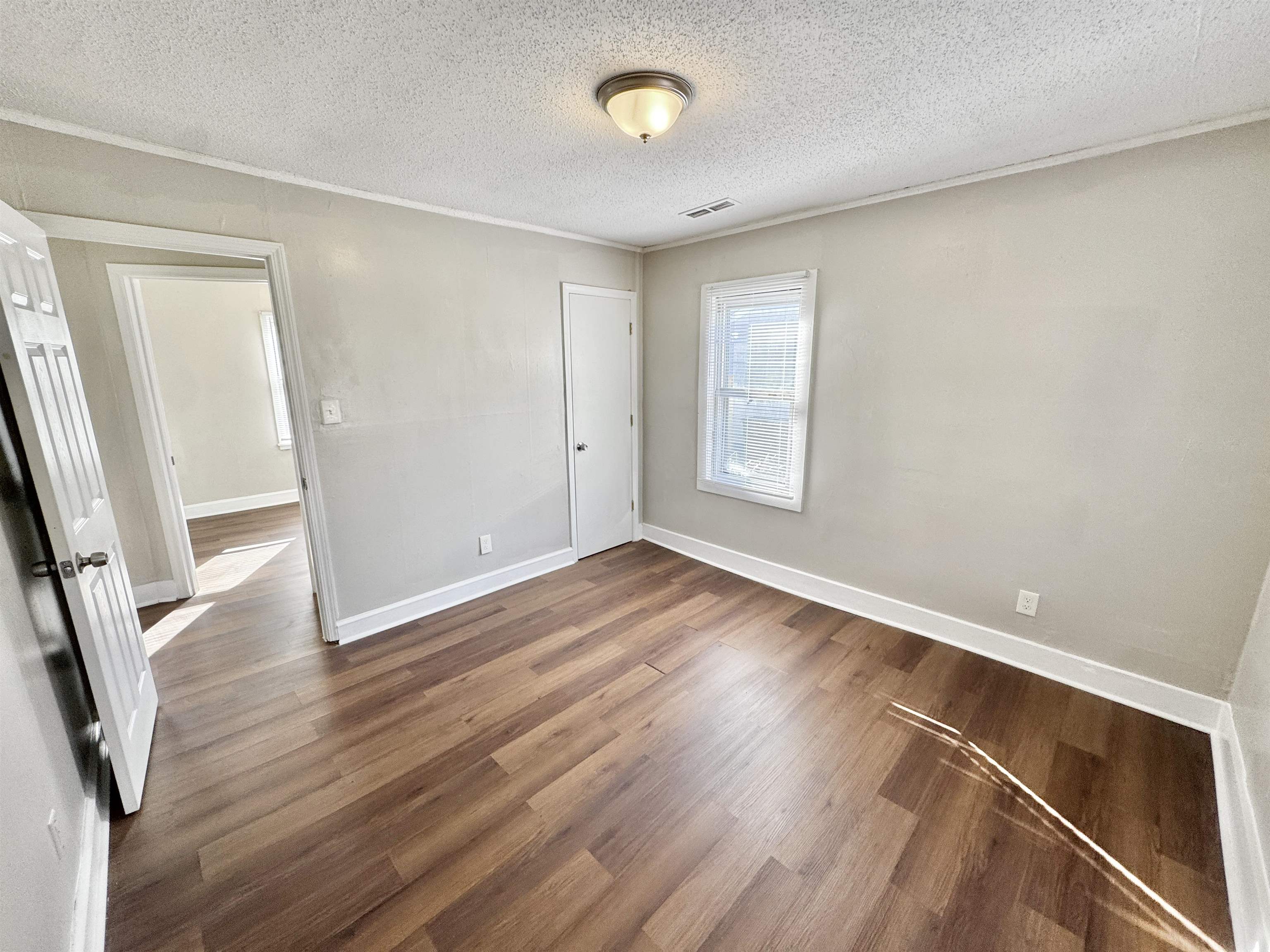 2071 Hubert Ave Property Photo 14