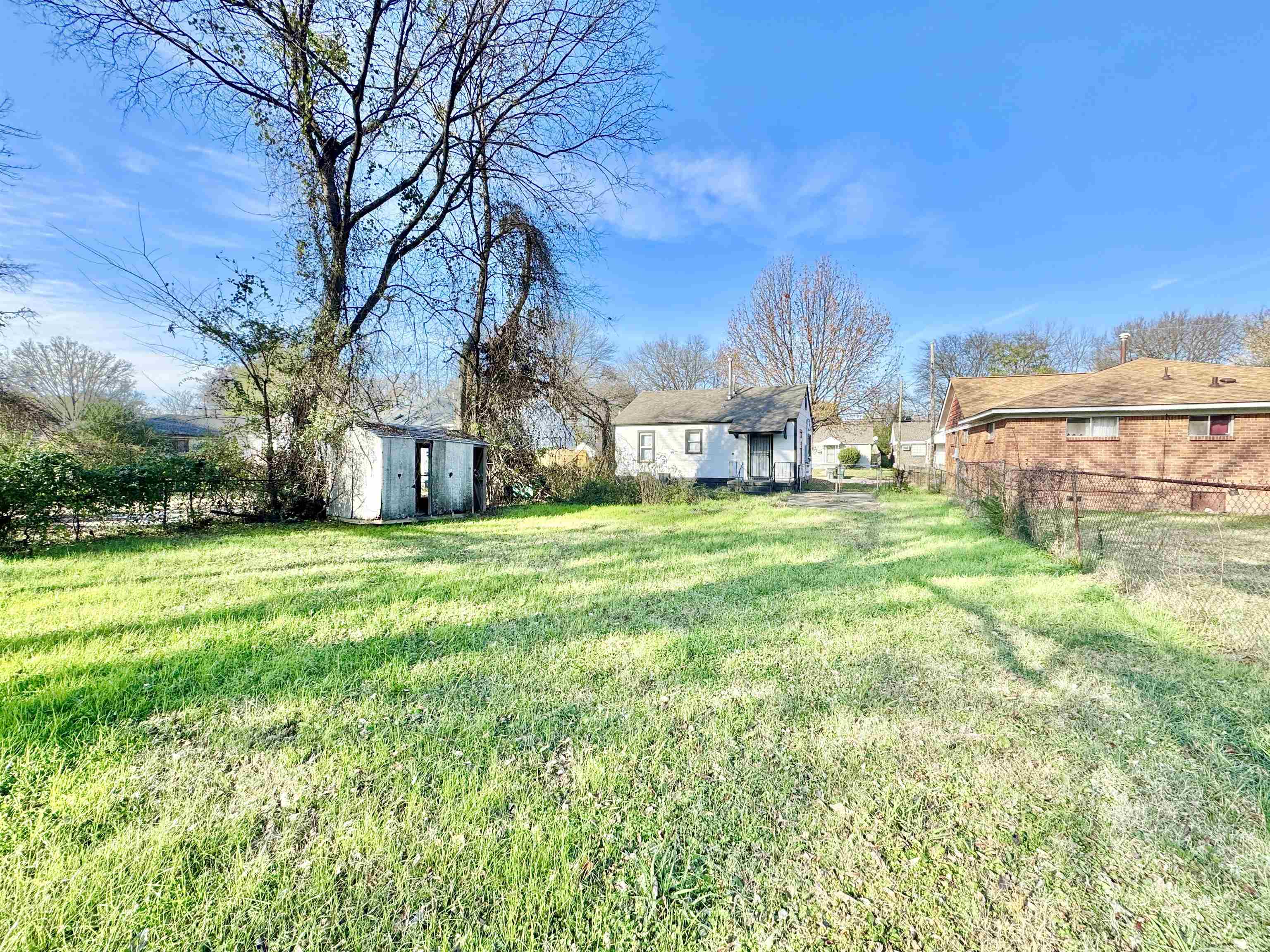 2071 Hubert Ave Property Photo 17