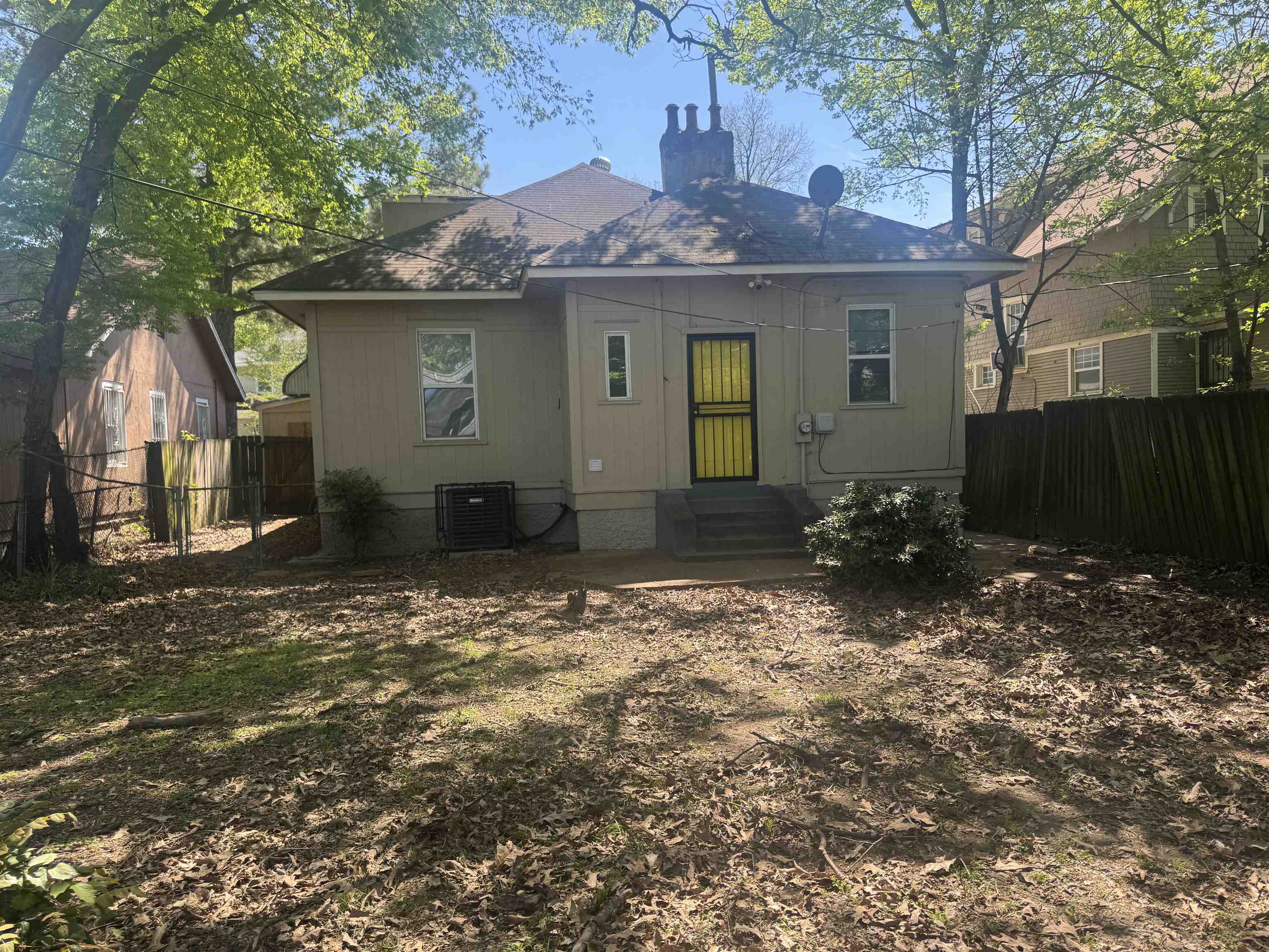 1570 E Mclemore Ave Property Photo 6
