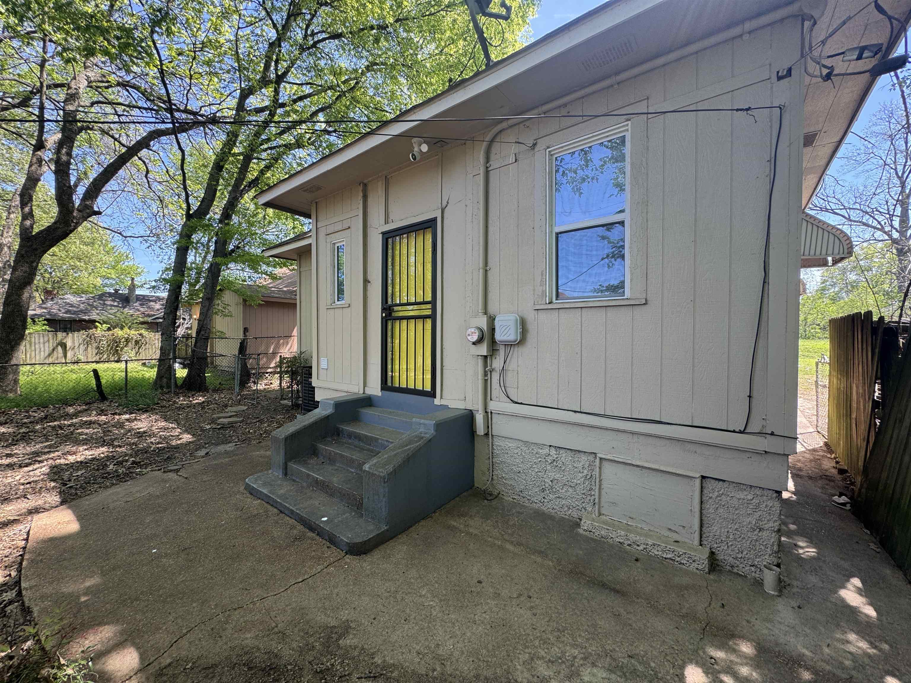 1570 E Mclemore Ave Property Photo 9