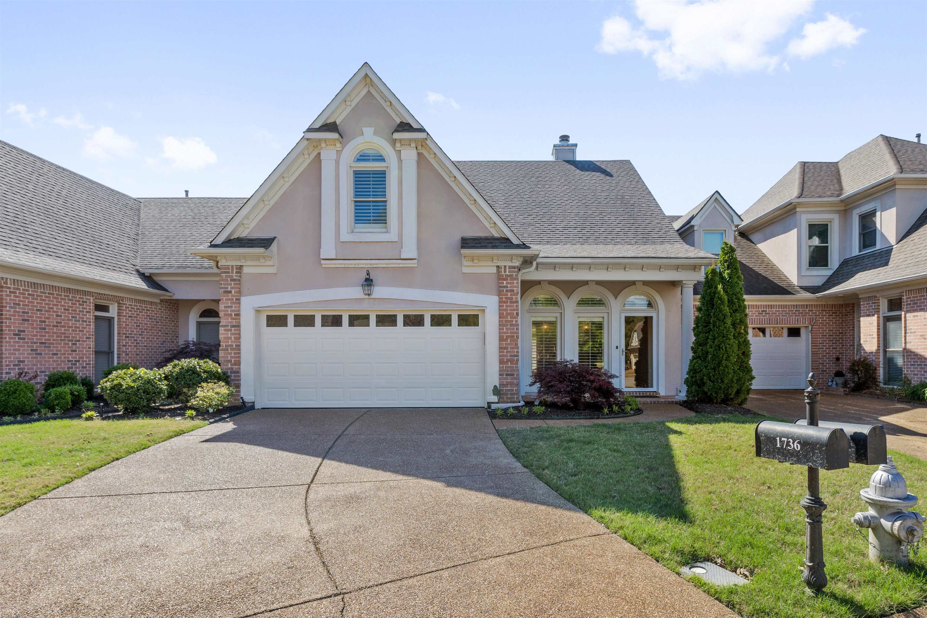 1732 CONSTABLE CT Property Photo 1