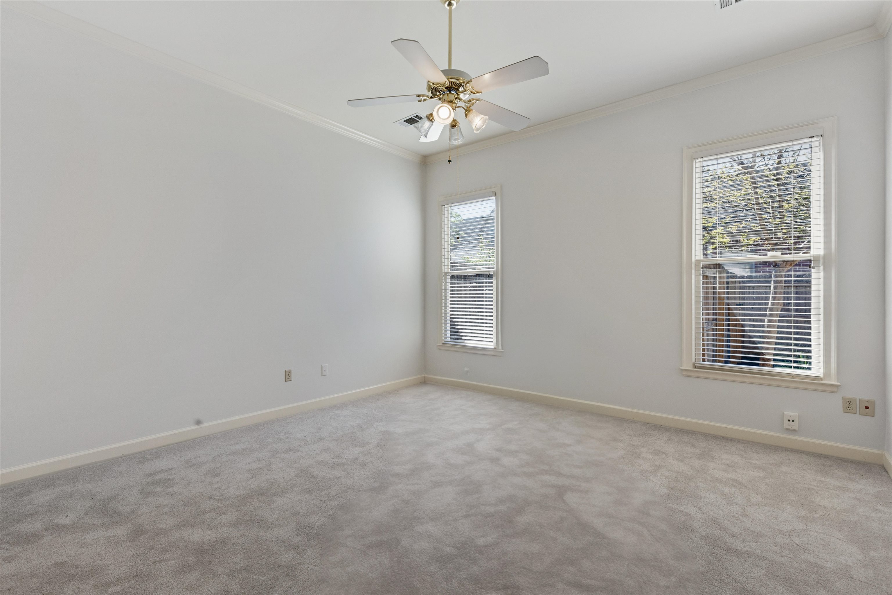 1732 Constable Ct Property Photo 6