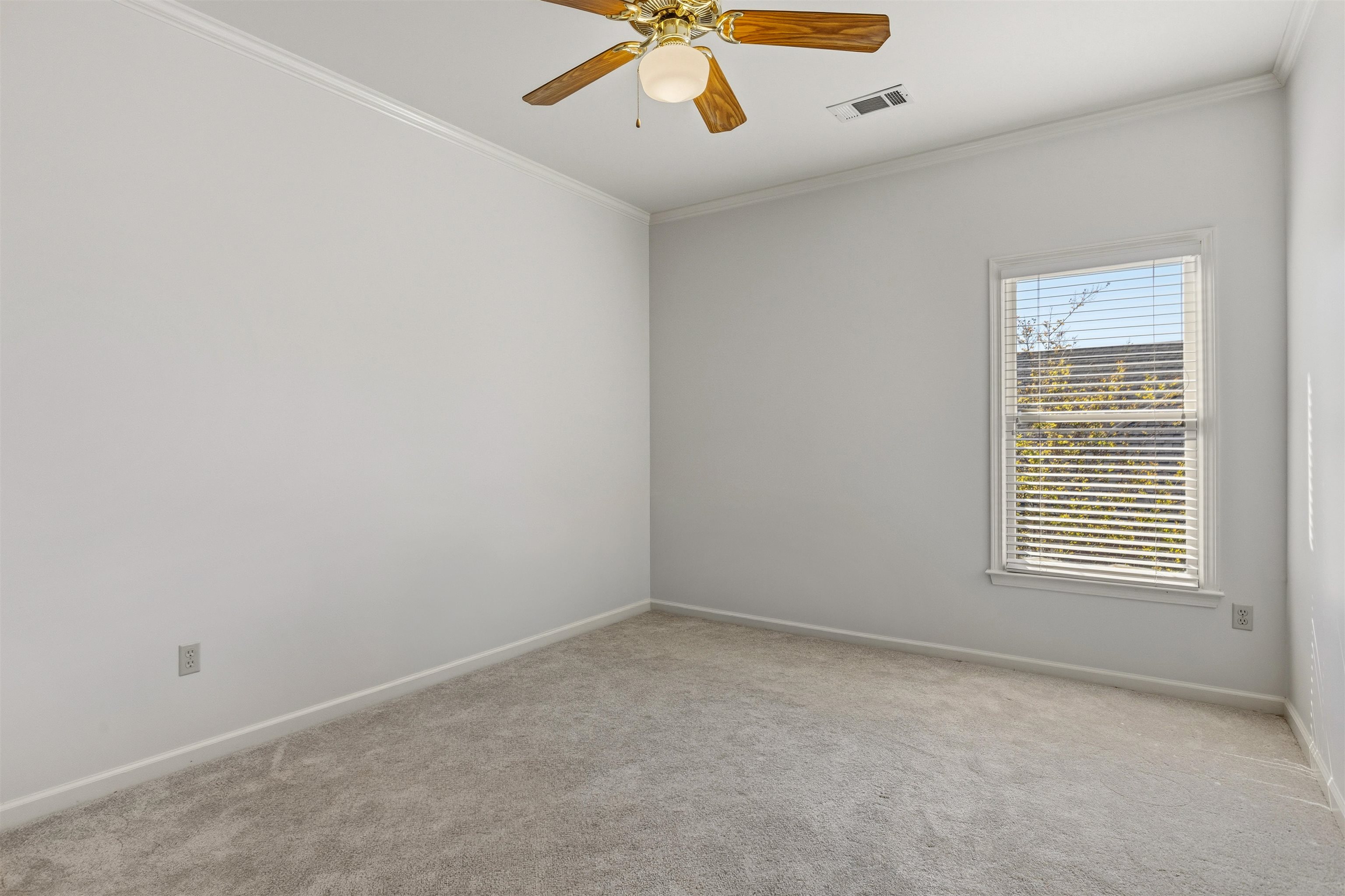 1732 Constable Ct Property Photo 8