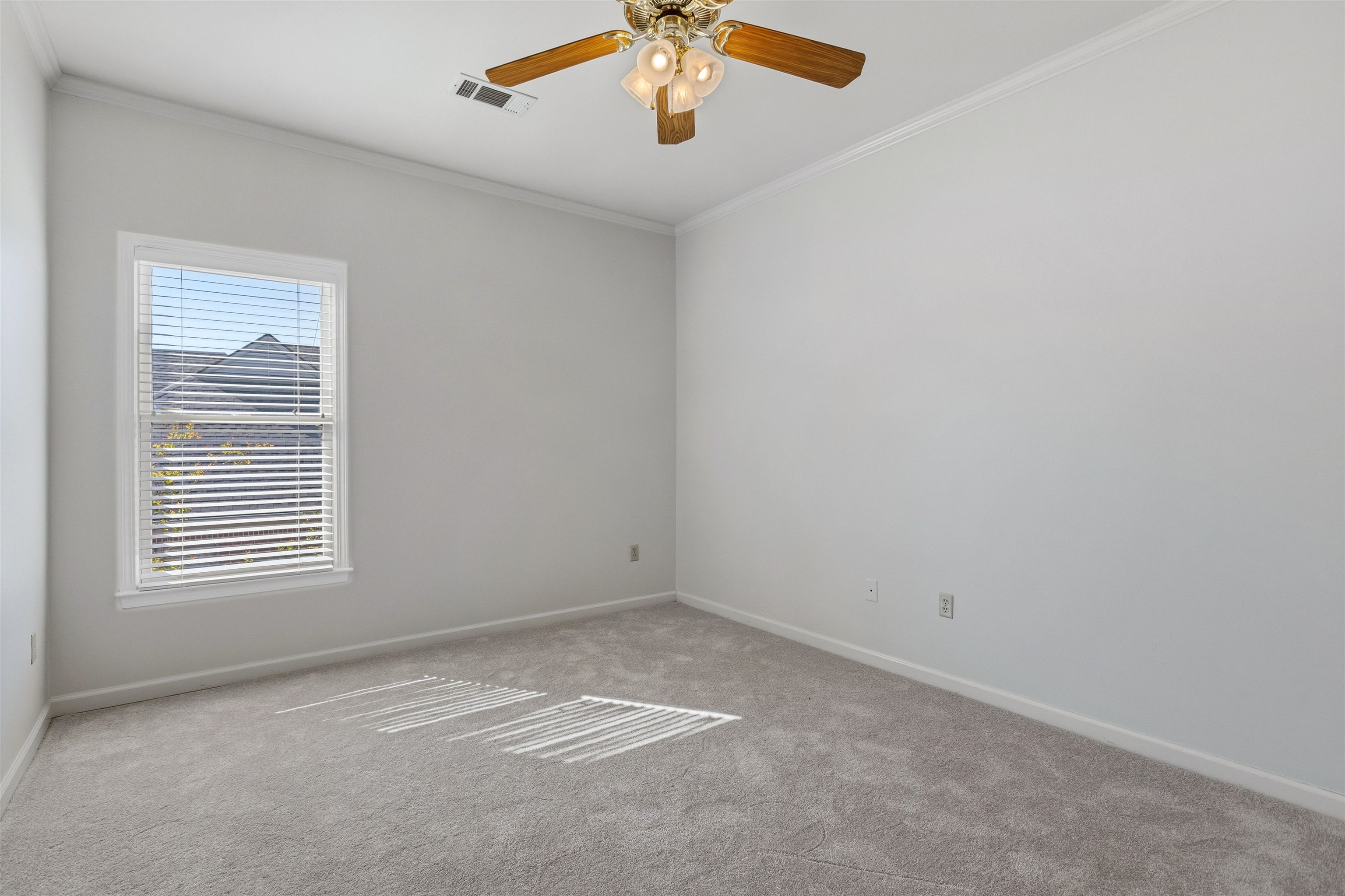 1732 Constable Ct Property Photo 9