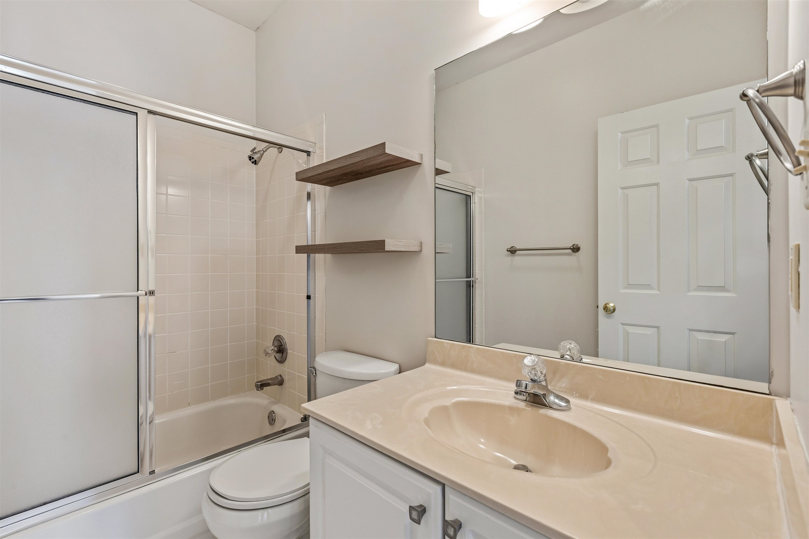 1732 Constable Ct Property Photo 10