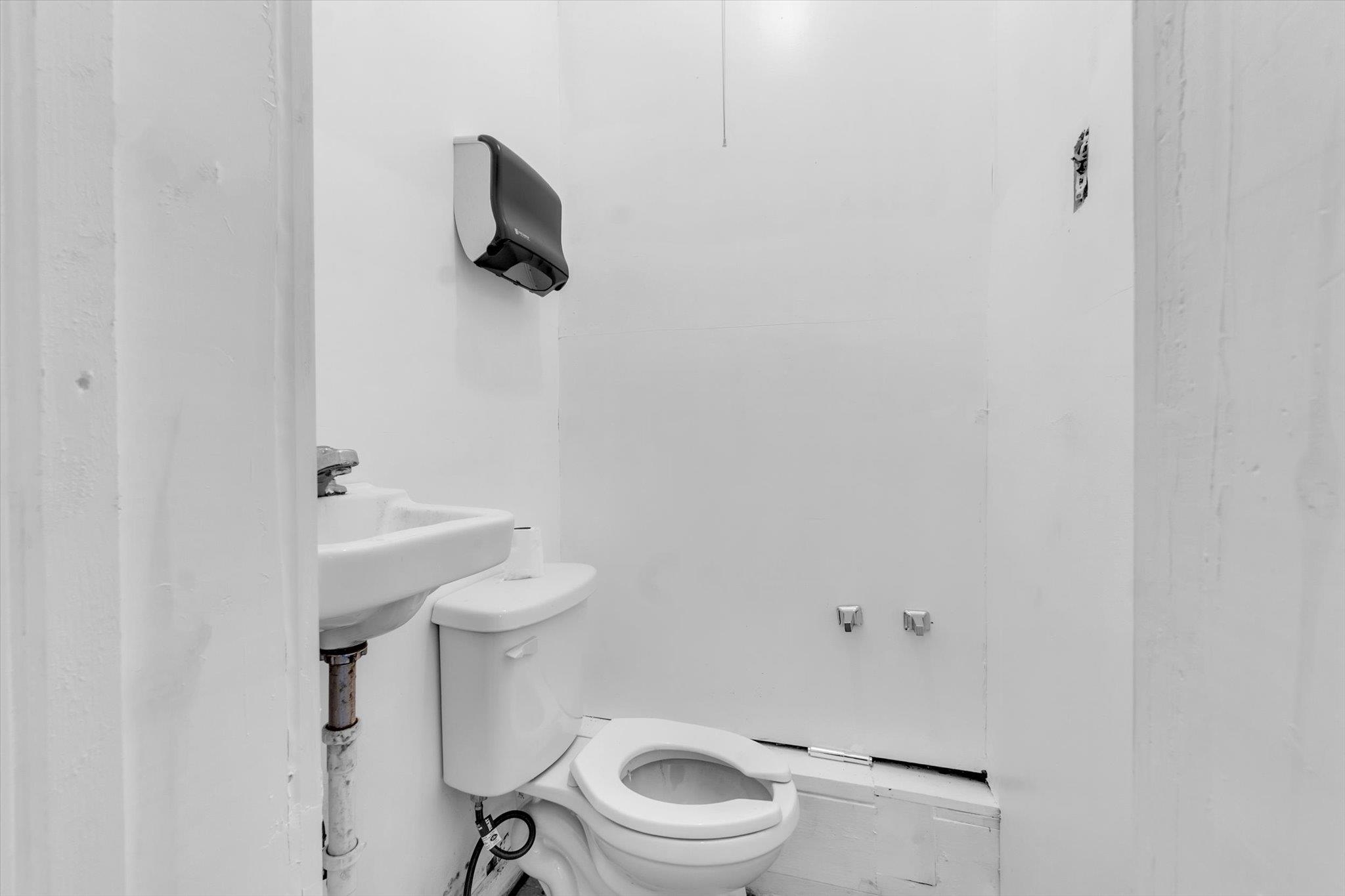 1109 Springdale St Property Photo 7