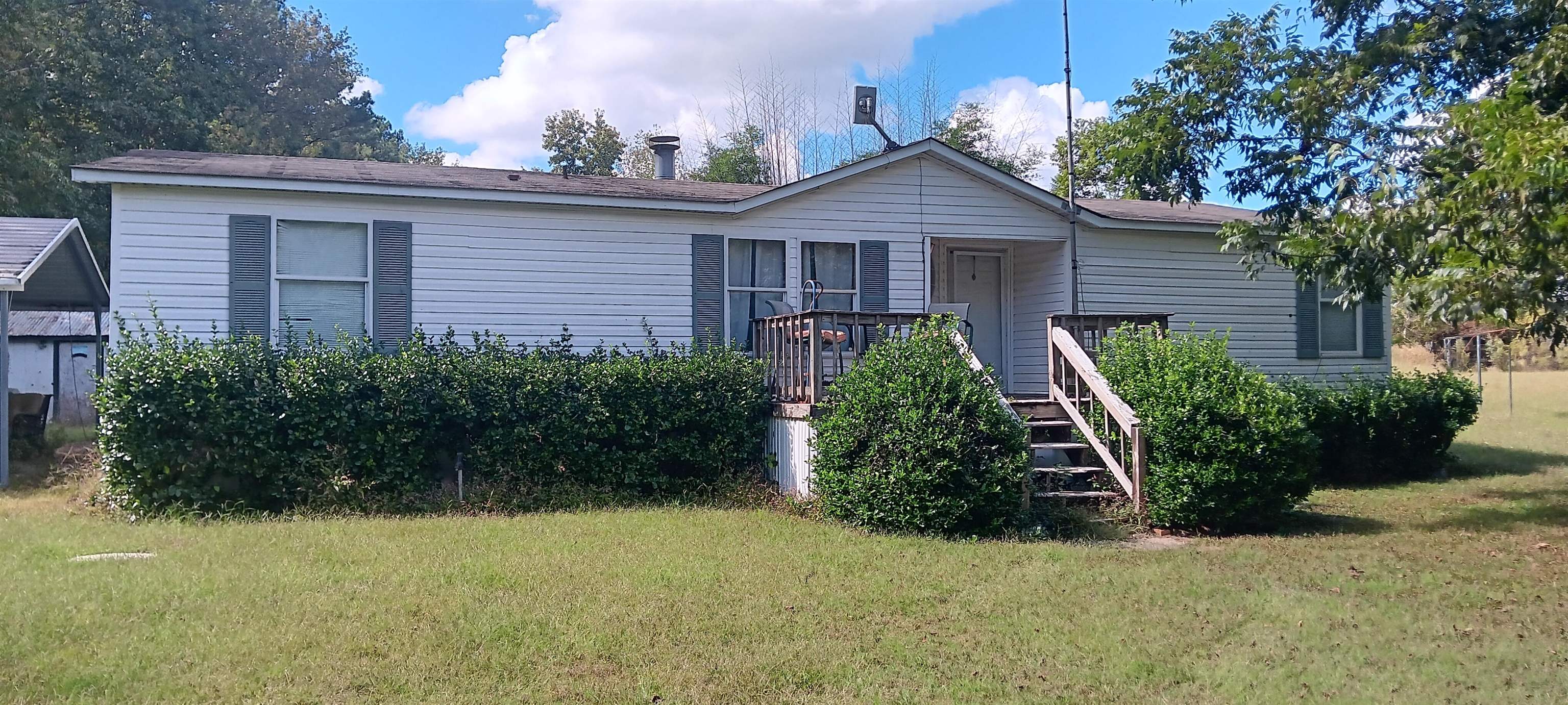 100 Academy Rd Property Photo 1