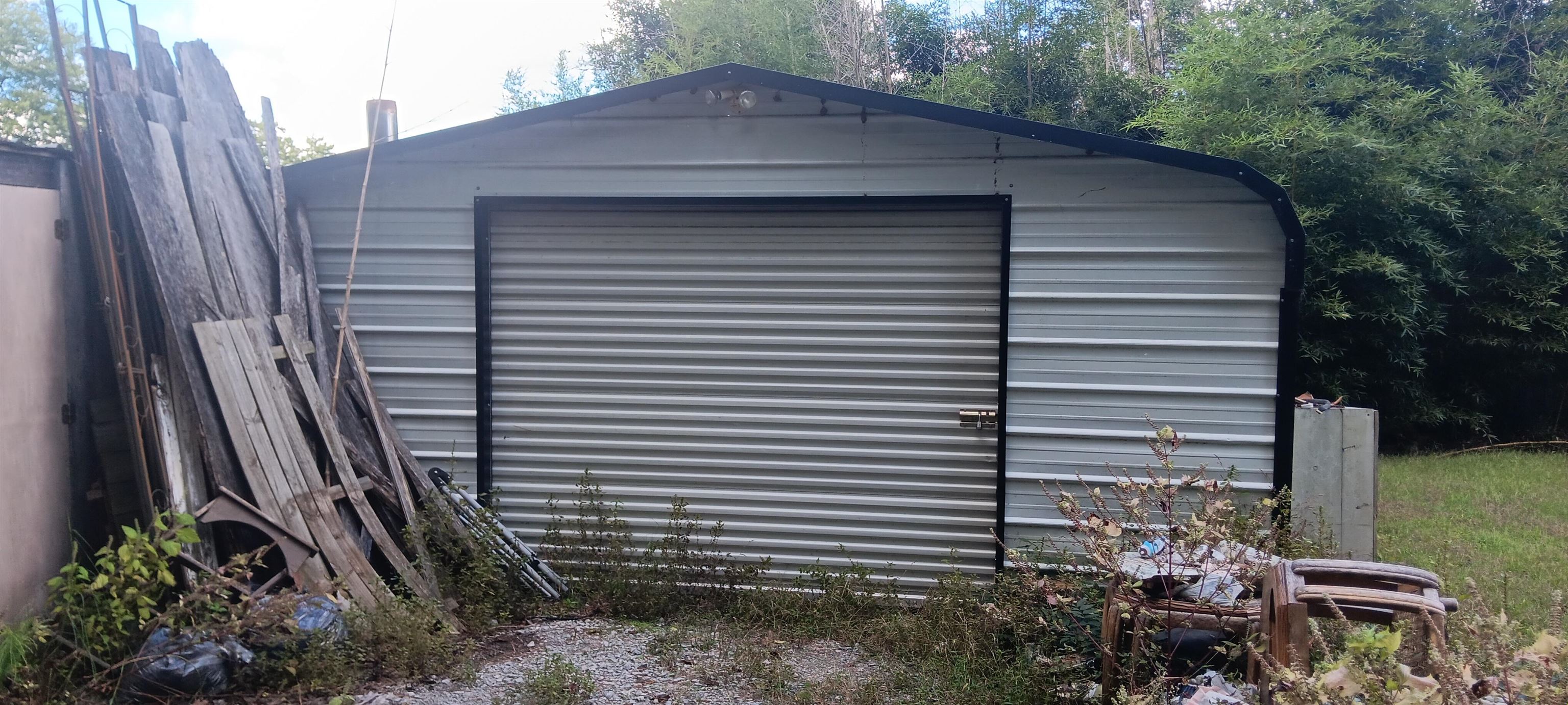 100 Academy Rd Property Photo 21