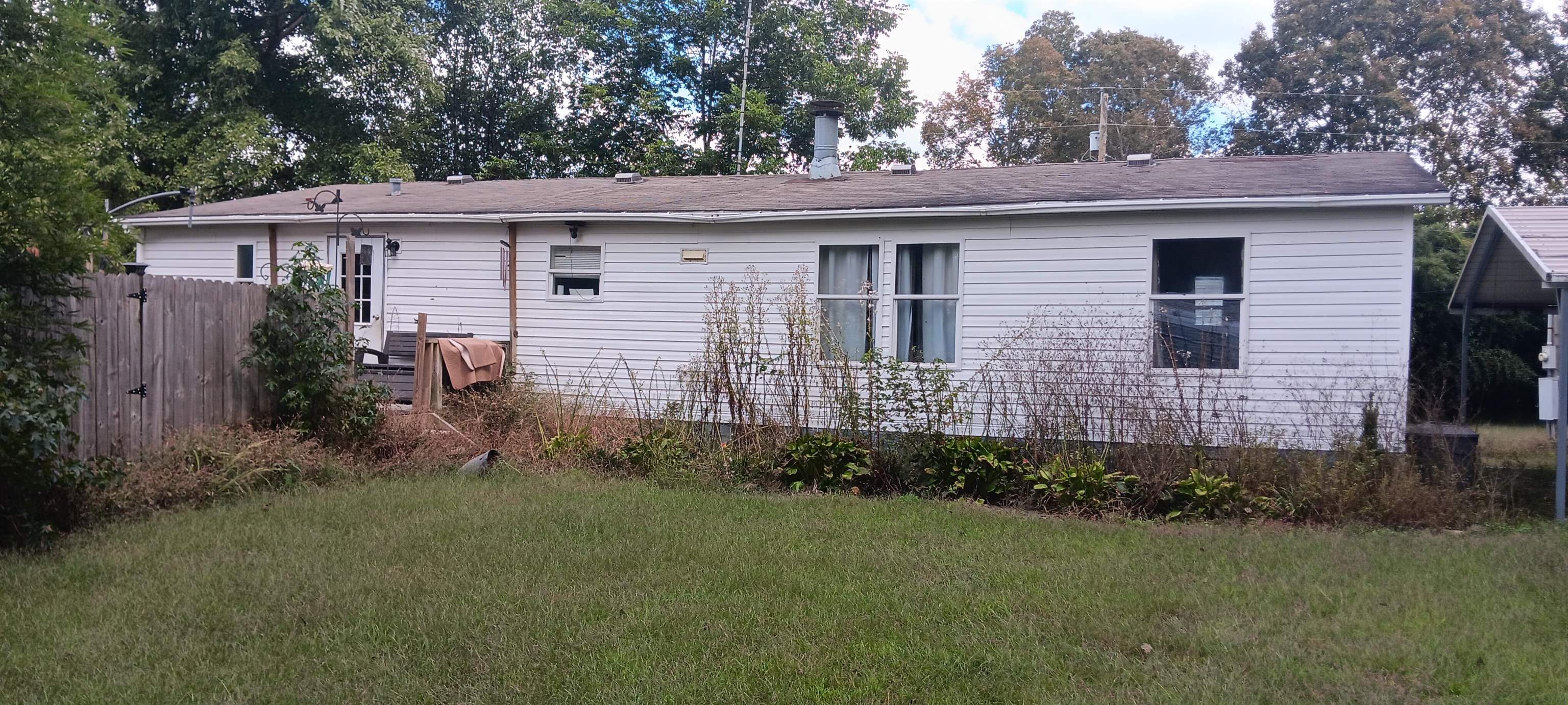 100 Academy Rd Property Photo 27