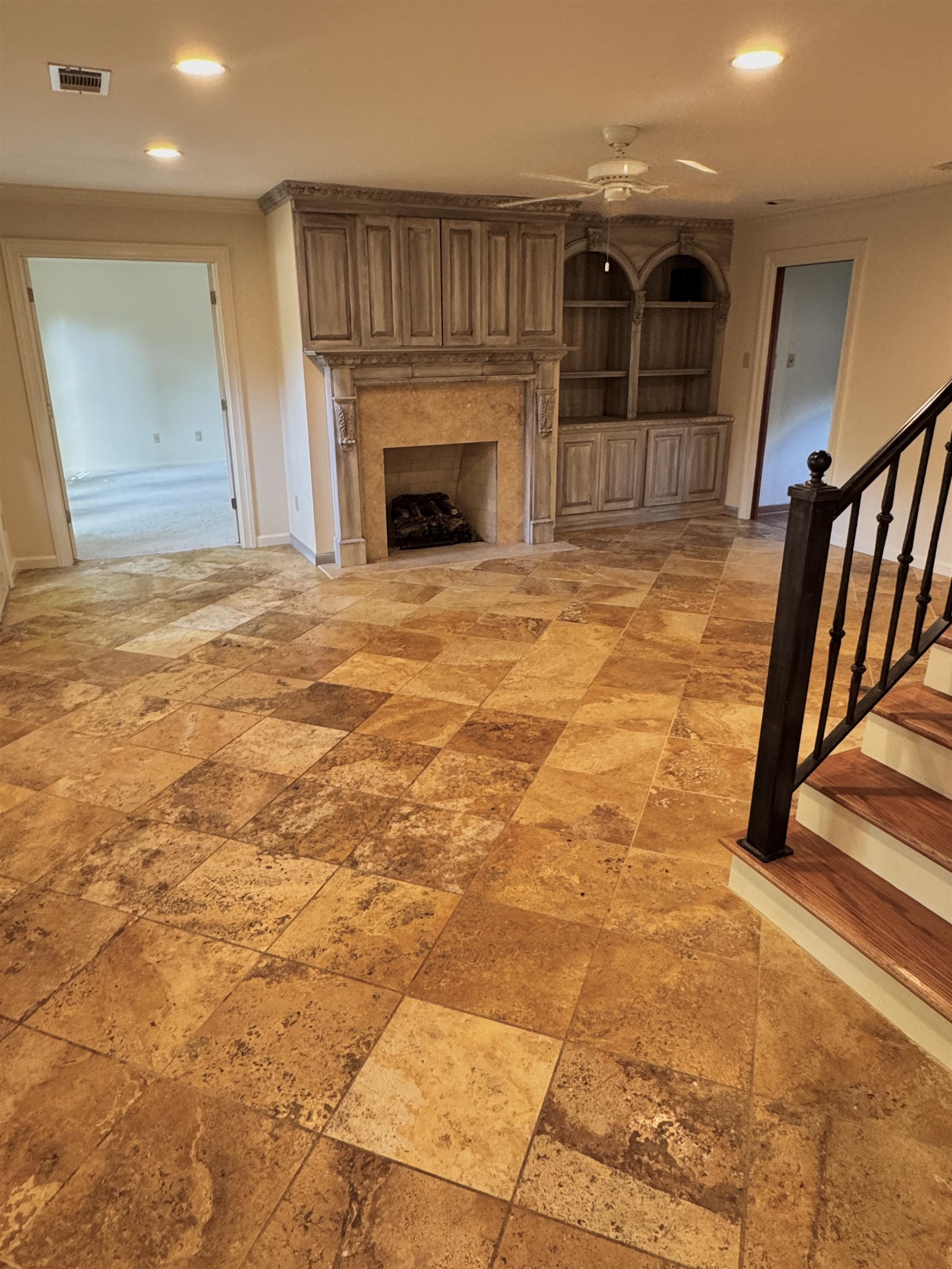 947 Rolling Oaks Ln Property Photo 13