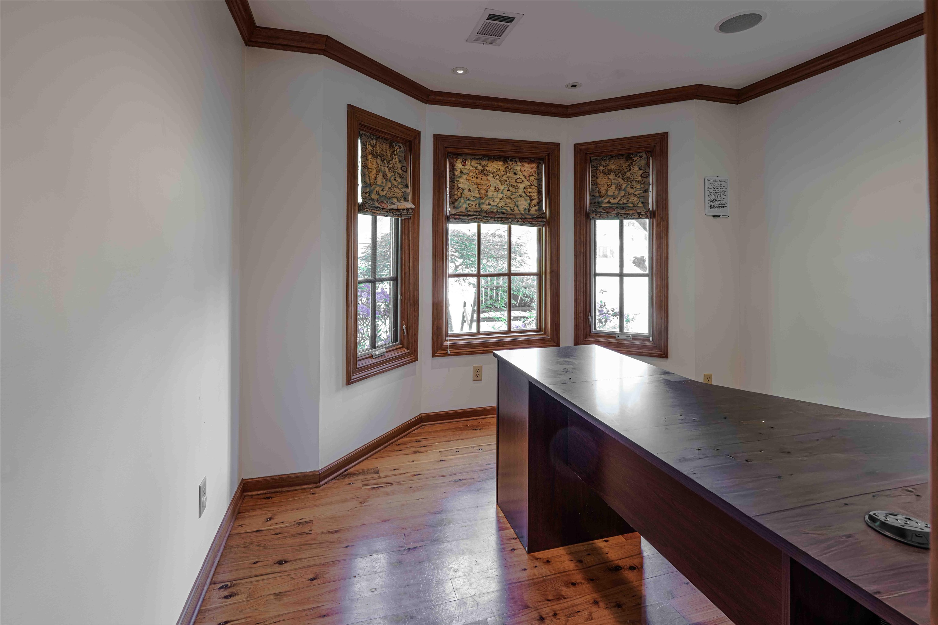 947 Rolling Oaks Ln Property Photo 16