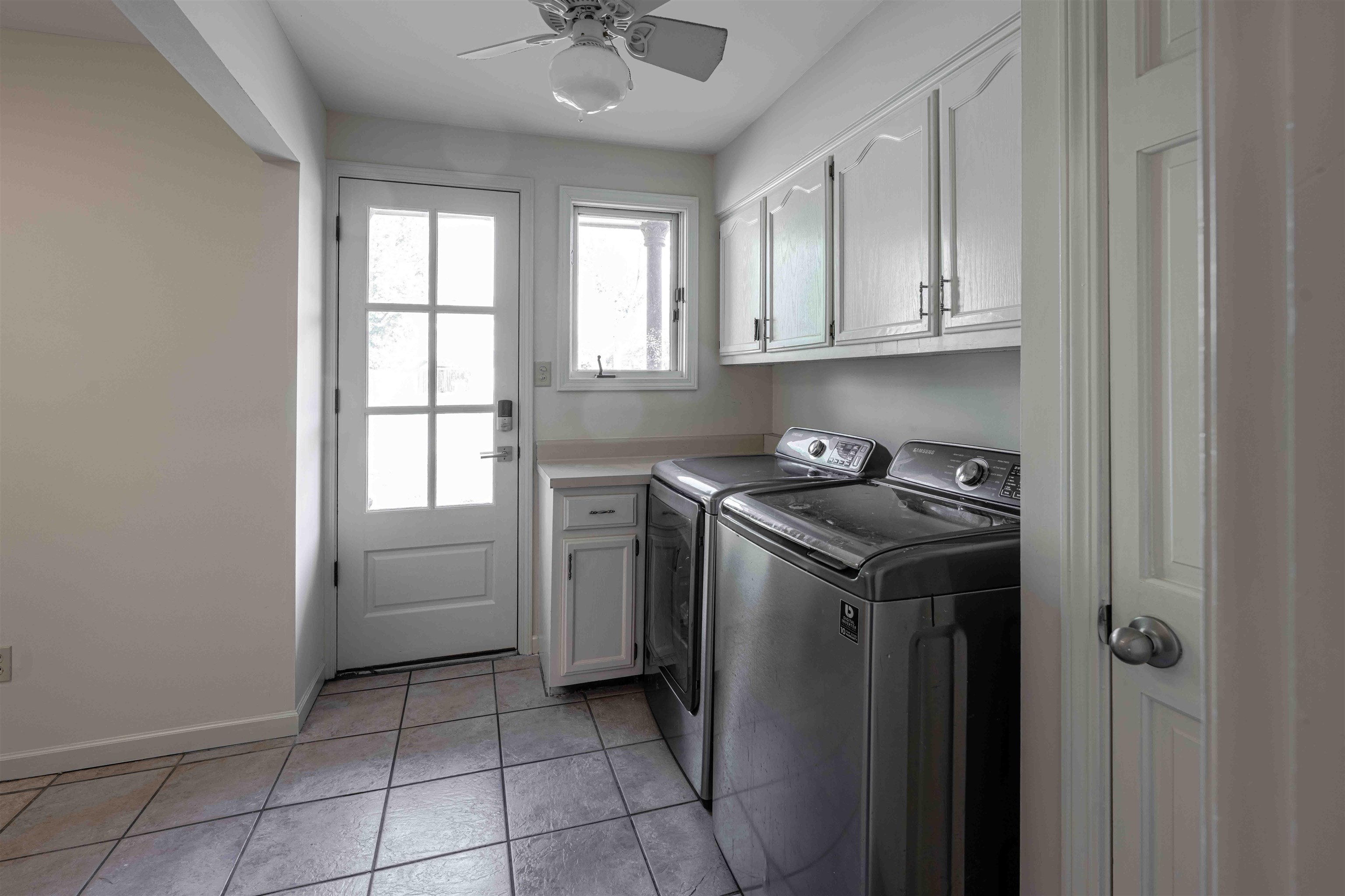 947 Rolling Oaks Ln Property Photo 17