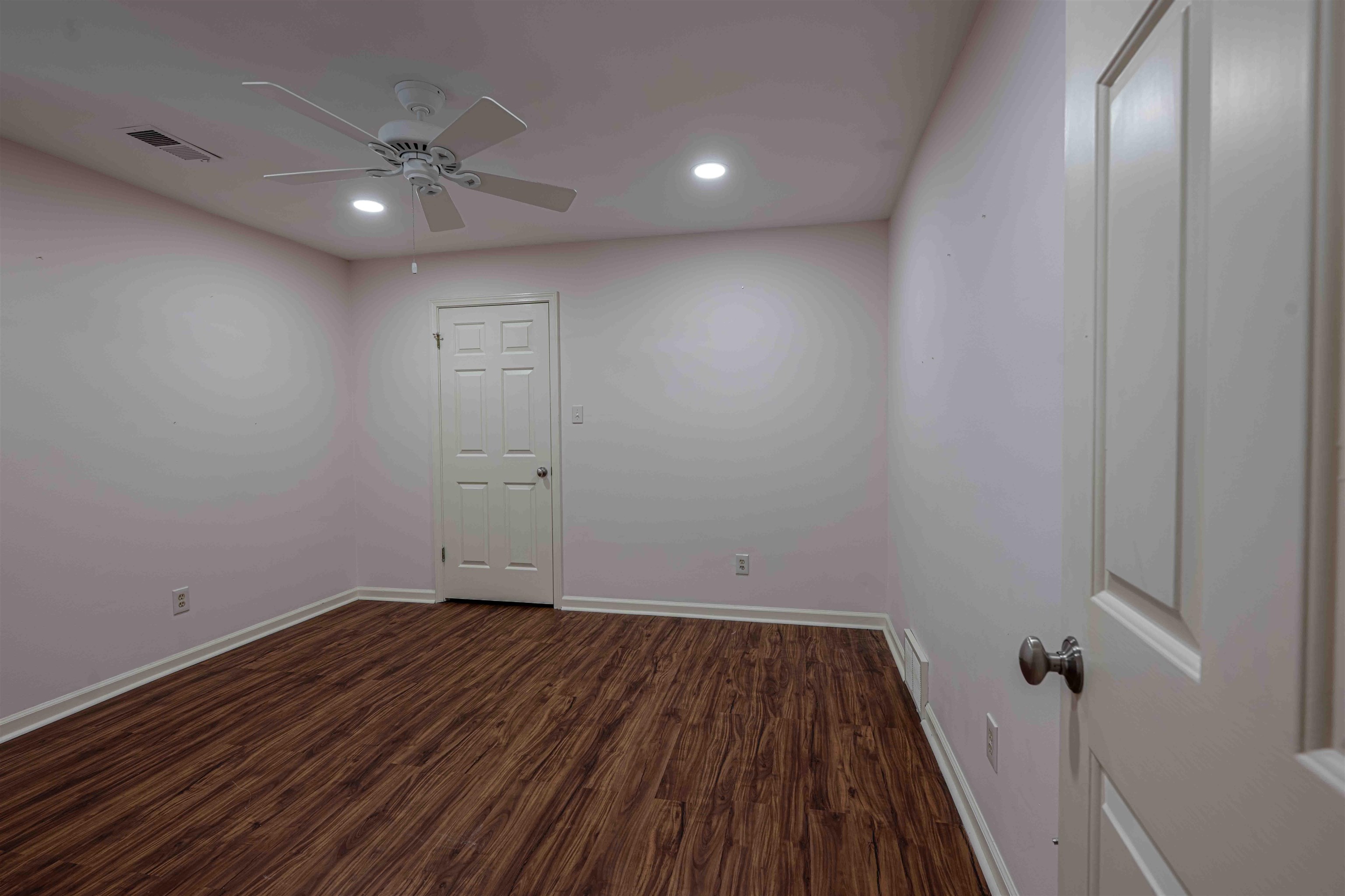 947 Rolling Oaks Ln Property Photo 22