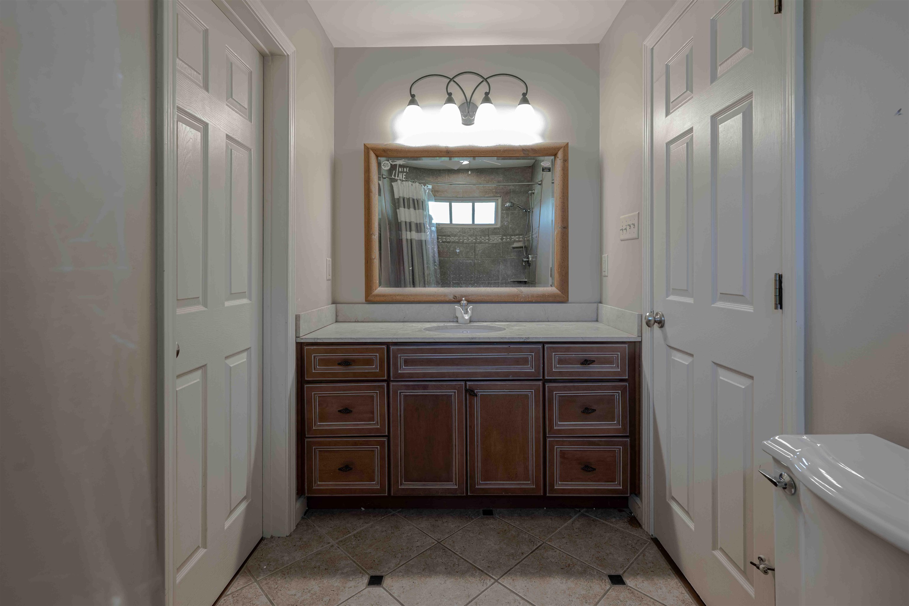 947 Rolling Oaks Ln Property Photo 27