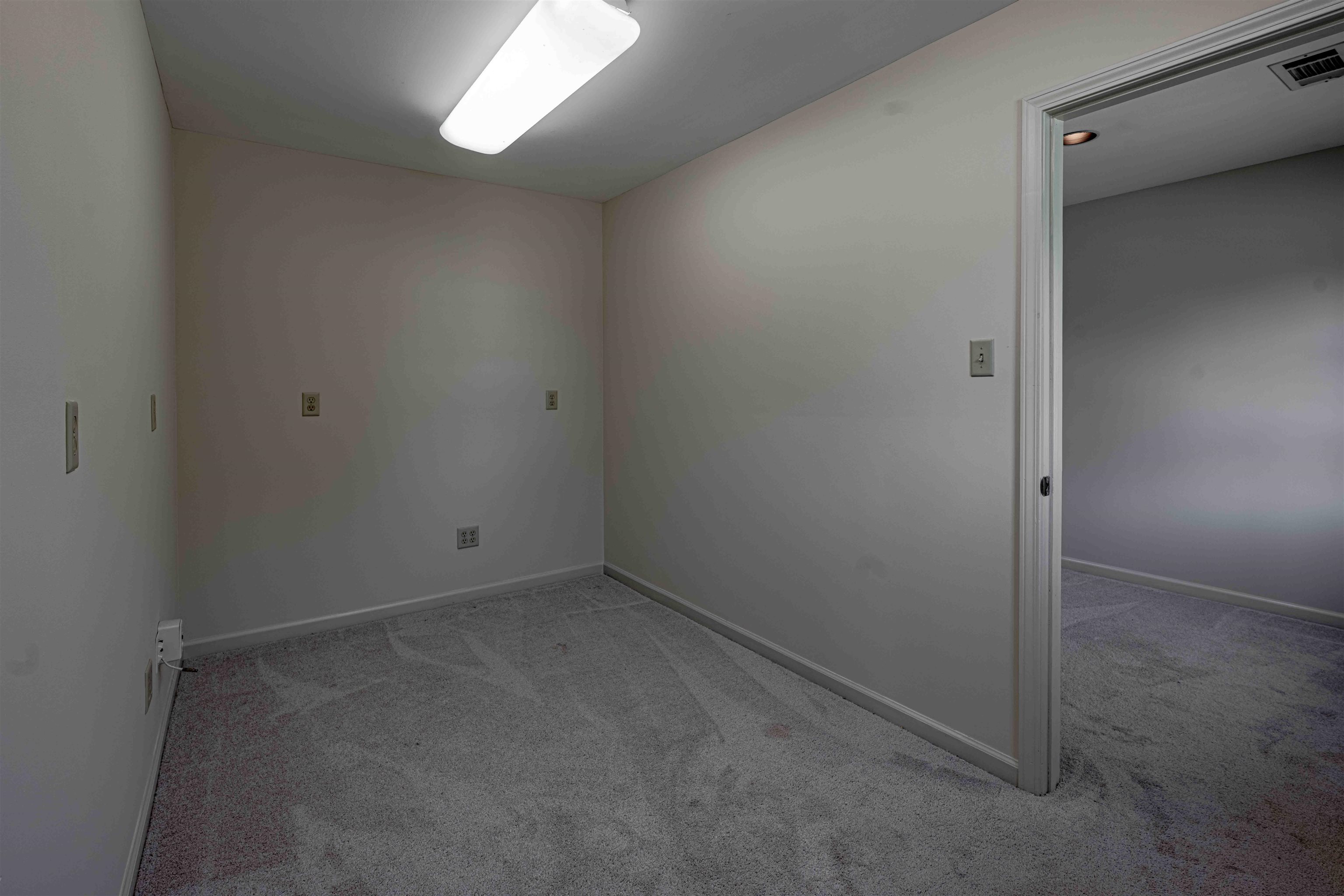 947 Rolling Oaks Ln Property Photo 30