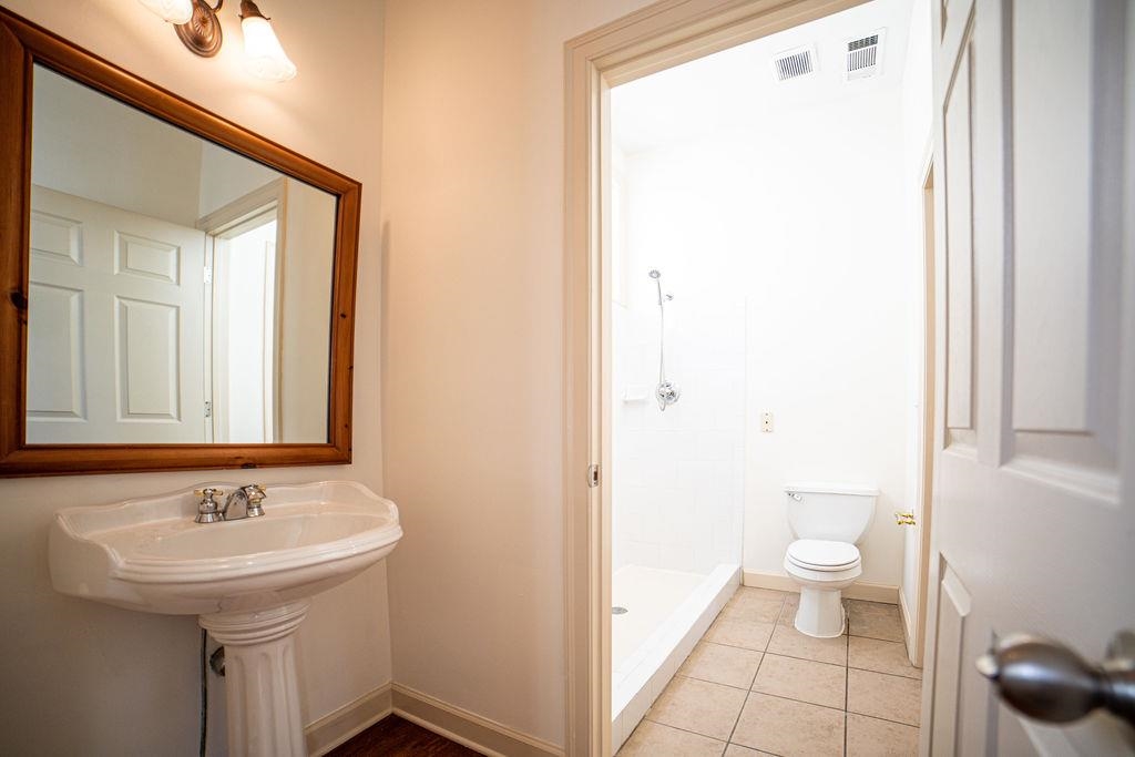 137 Harbor Point Ln Property Photo 11