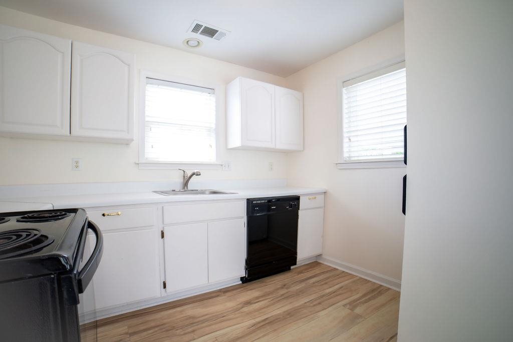 137 Harbor Point Ln Property Photo 25