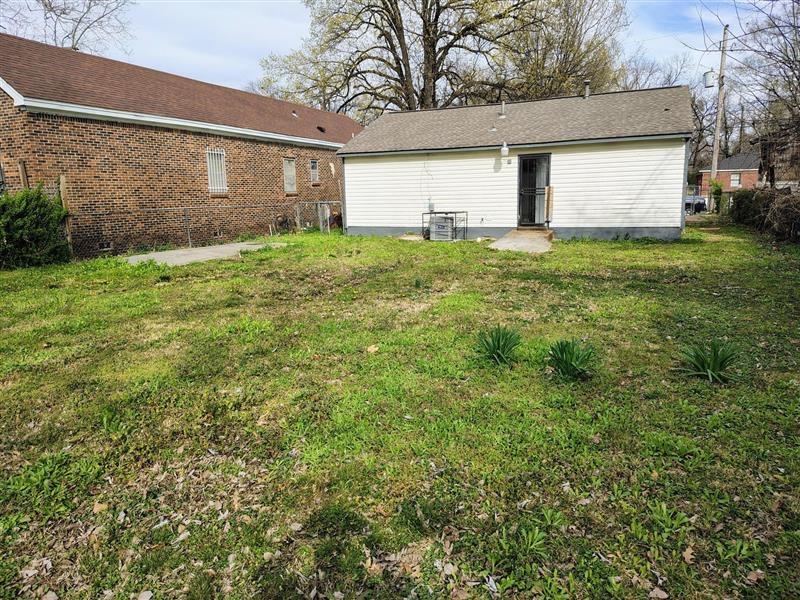 679 Leath St Property Photo 2