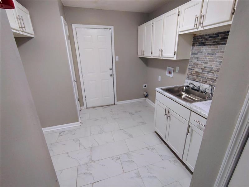 679 Leath St Property Photo 13