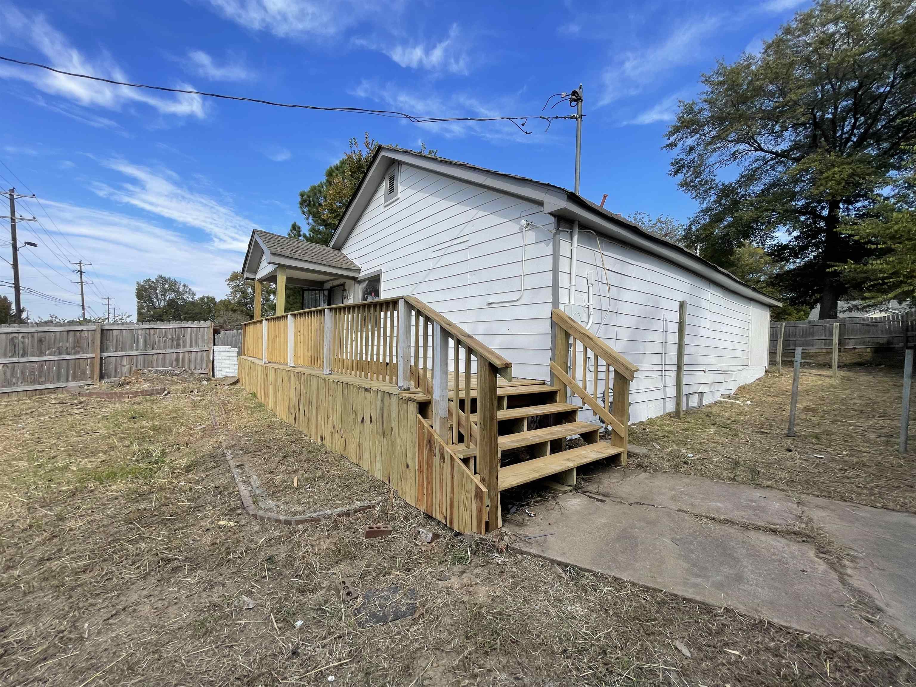 3240 N Watkins St Property Photo 6