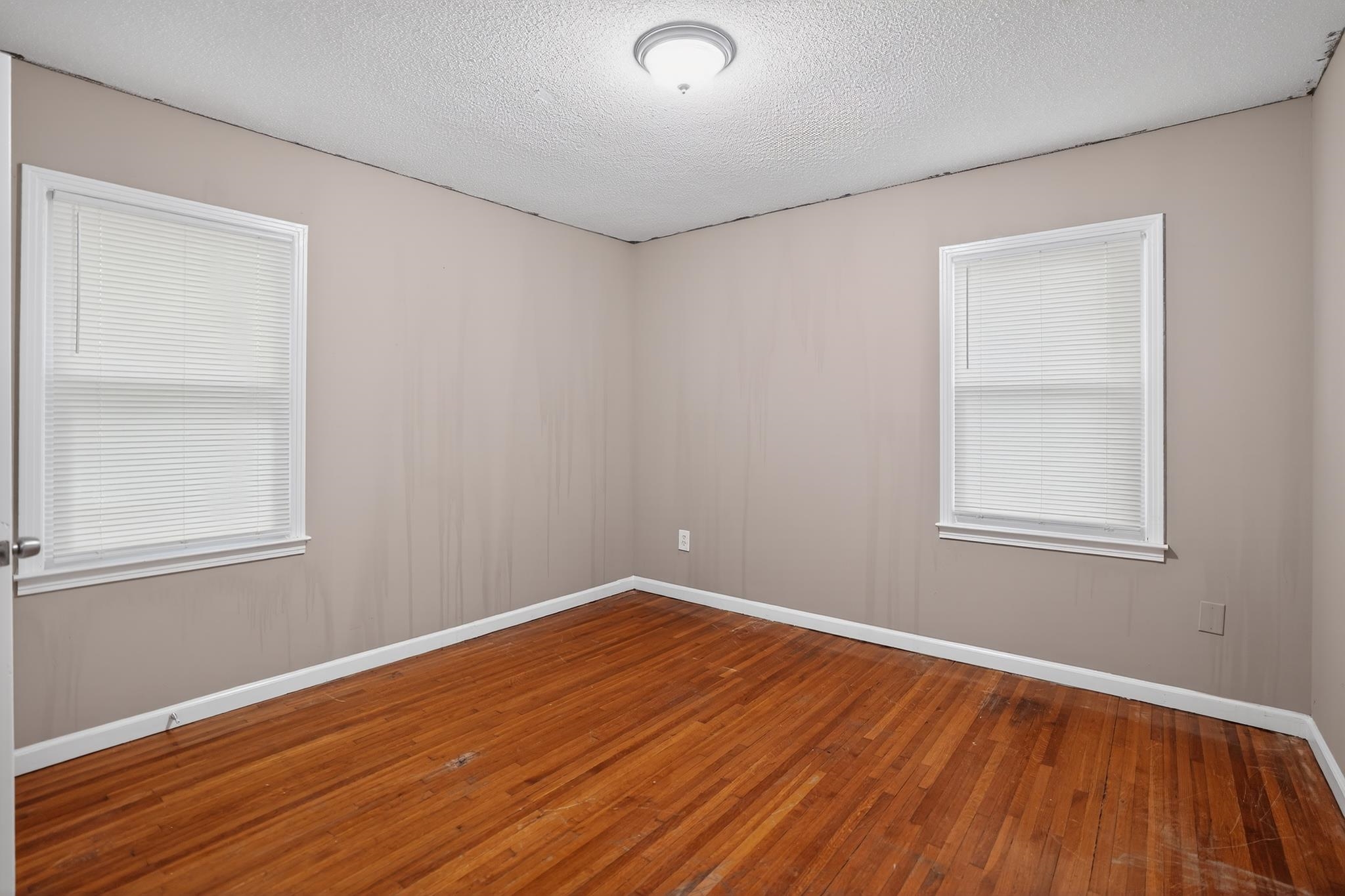 5070 Quince Rd Property Photo 9