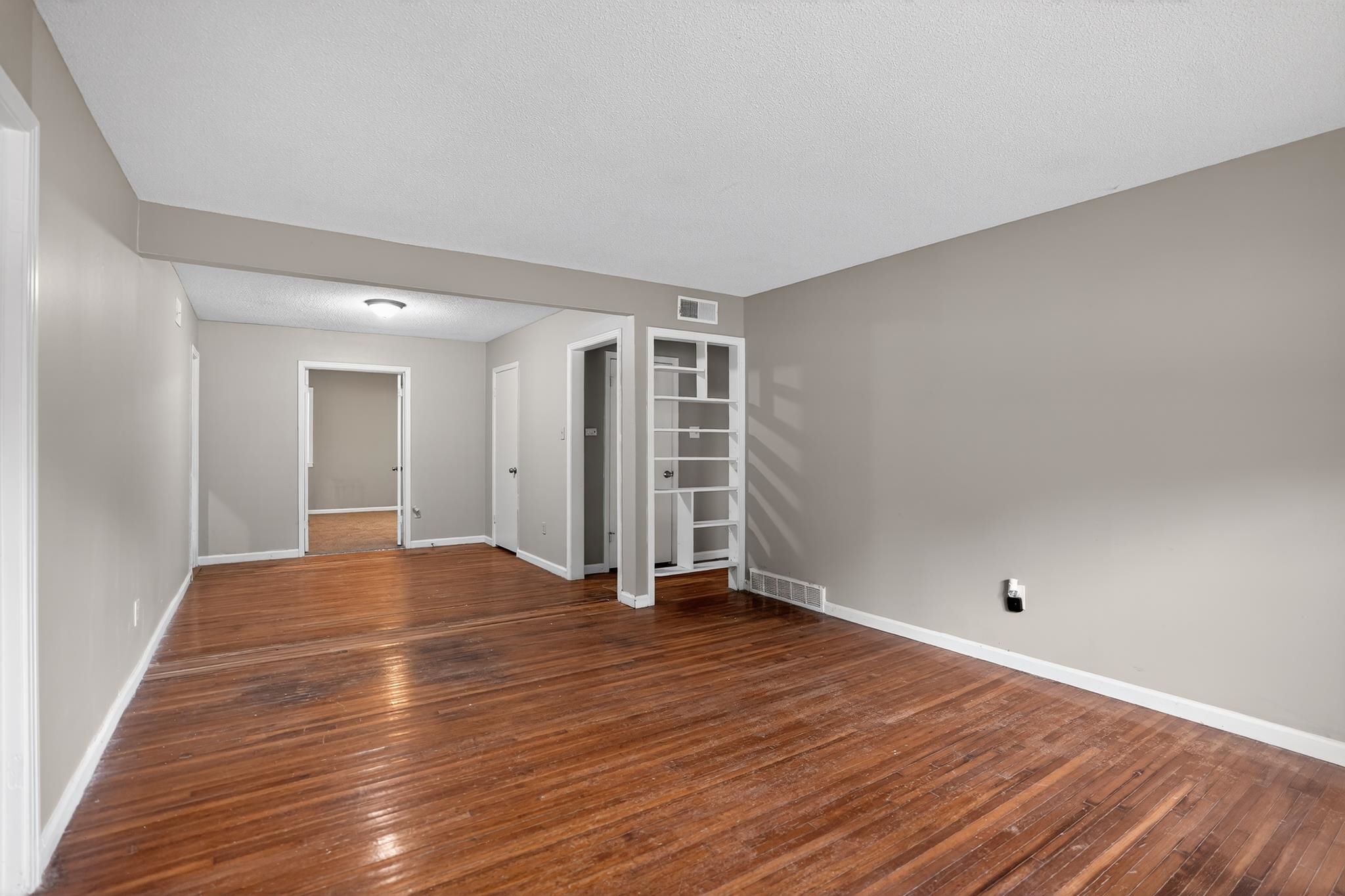 5070 Quince Rd Property Photo 11