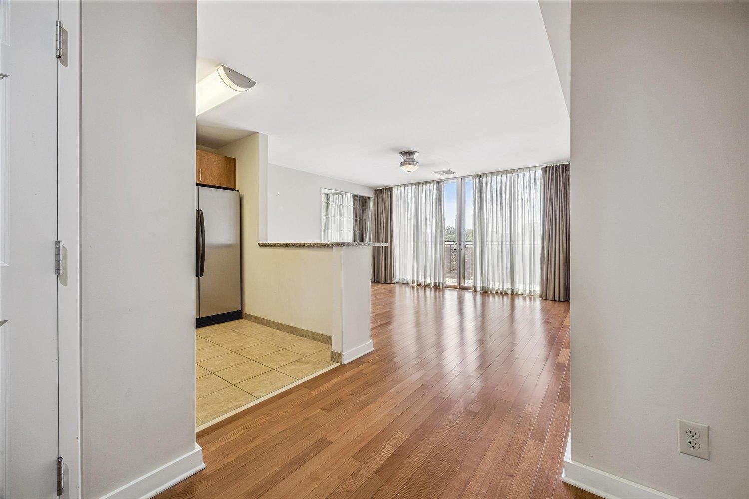 2195 Poplar Ave 303 Property Photo 10