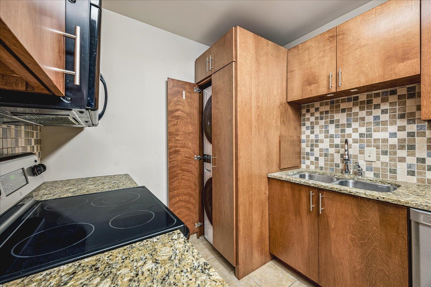2195 Poplar Ave 303 Property Photo 16