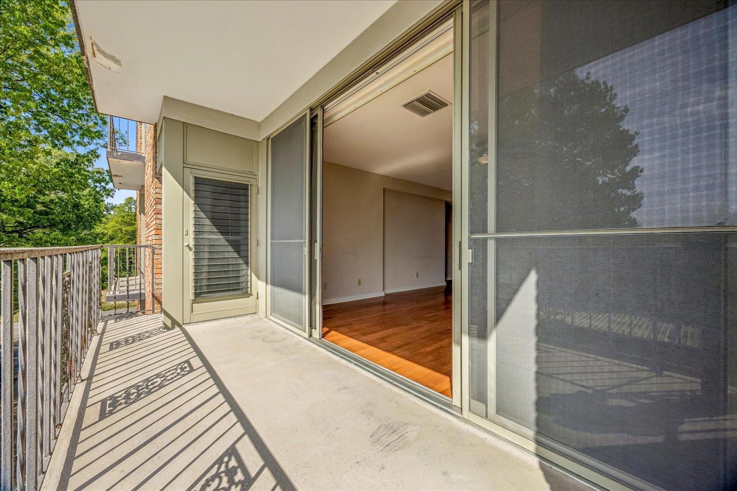 2195 Poplar Ave 303 Property Photo 27