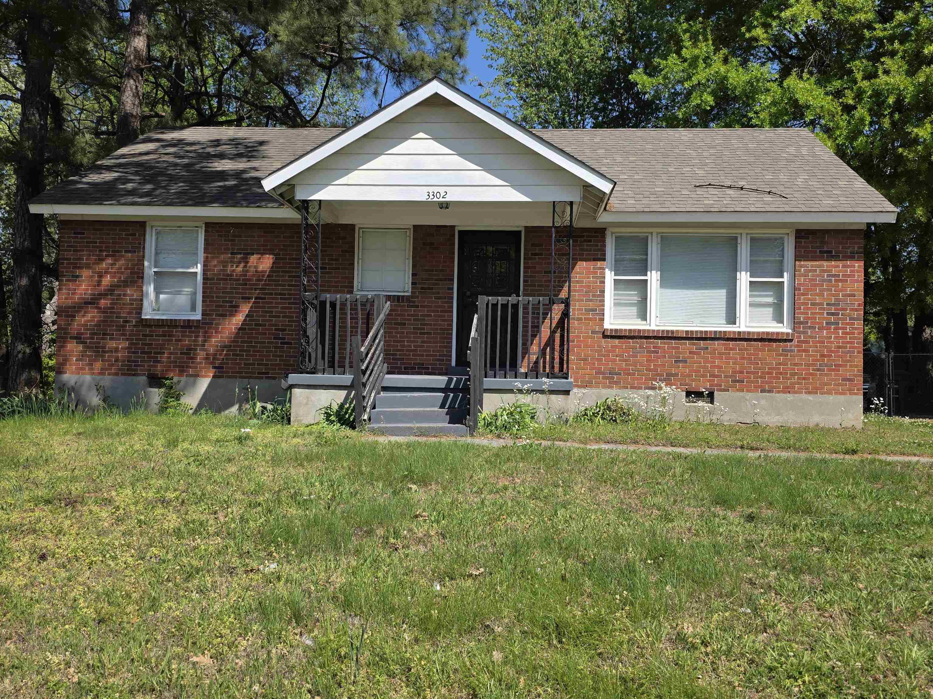 3302 N WATKINS ST Property Photo 1