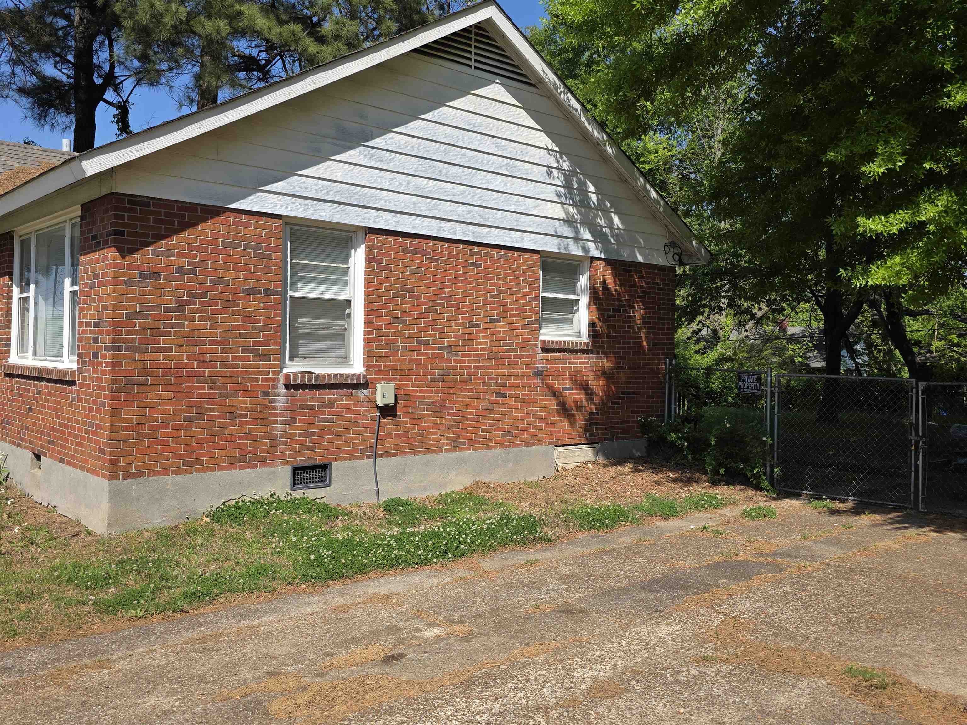 3302 N Watkins St Property Photo 3